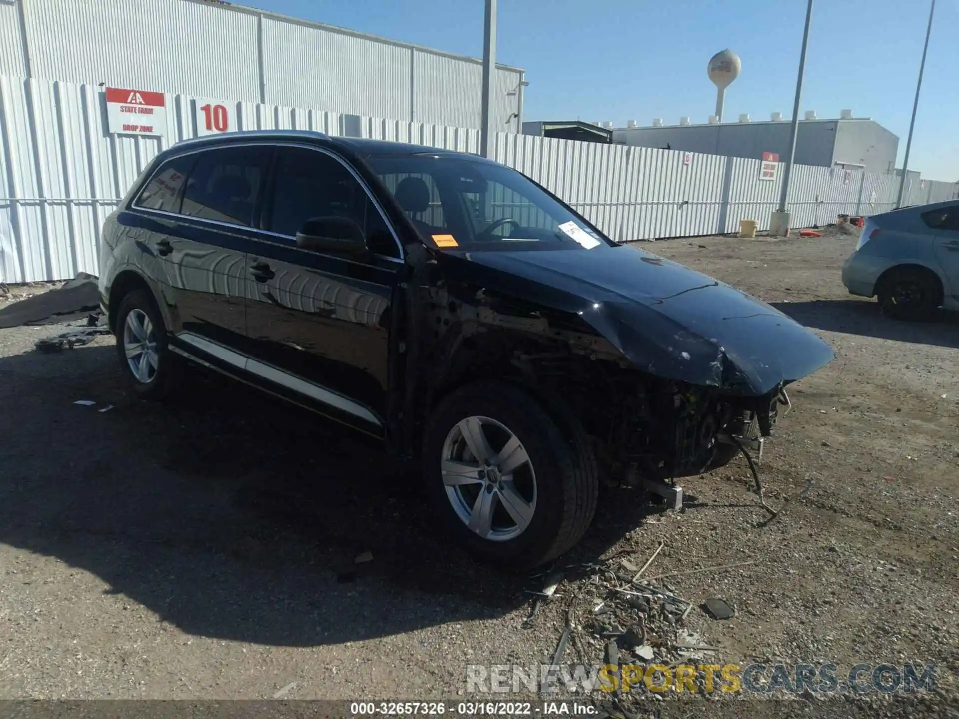 1 Photograph of a damaged car WA1LHAF72KD015265 AUDI Q7 2019