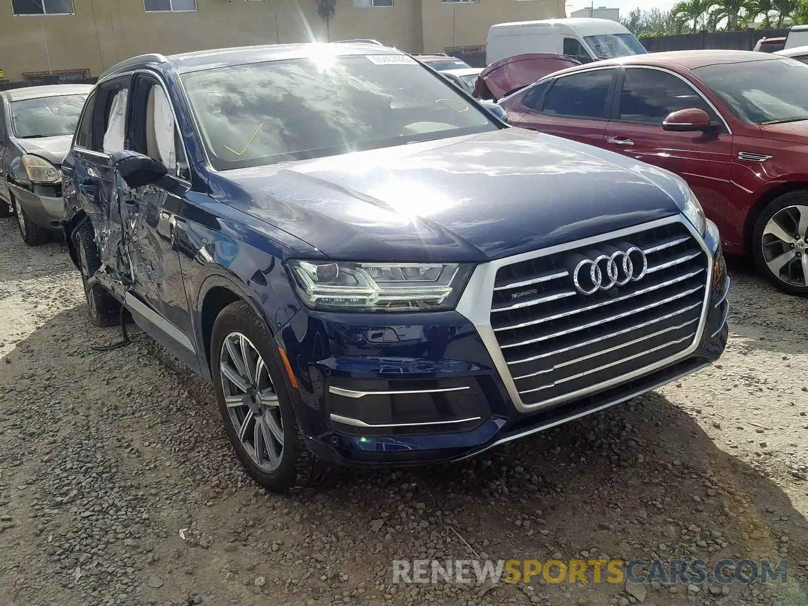 1 Photograph of a damaged car WA1LHAF72KD021759 AUDI Q7 2019