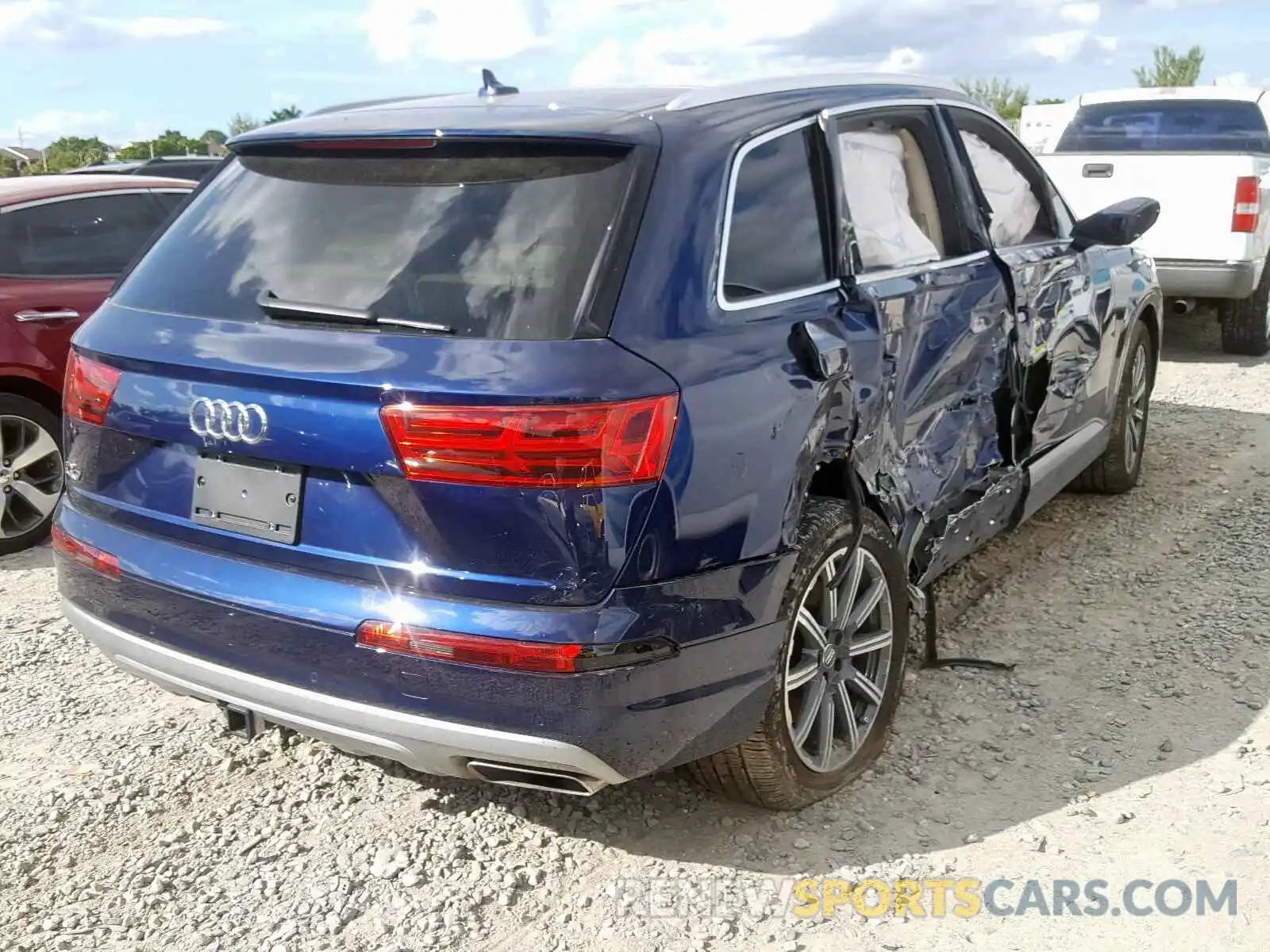 4 Фотография поврежденного автомобиля WA1LHAF72KD021759 AUDI Q7 2019