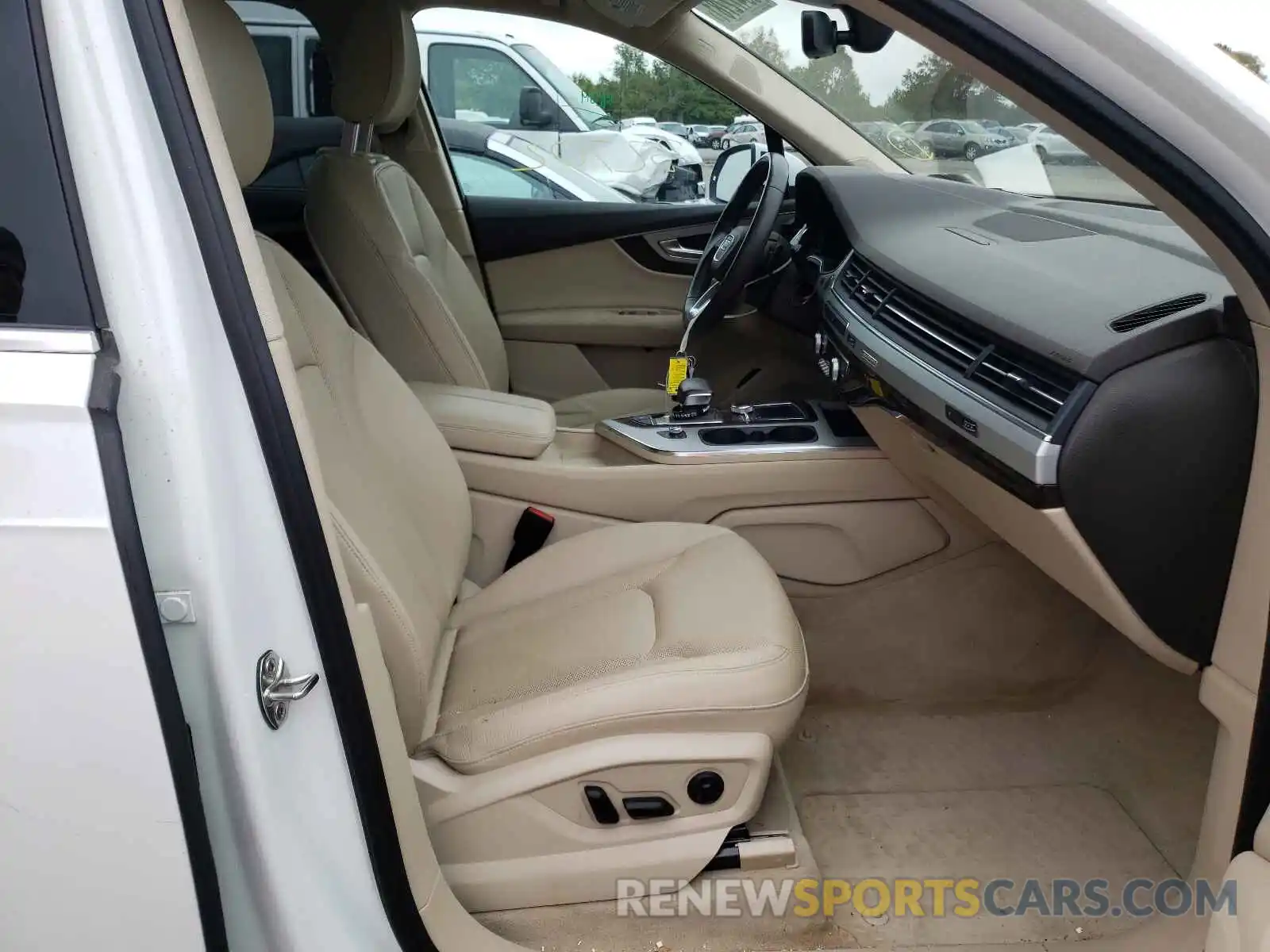 5 Photograph of a damaged car WA1LHAF72KD023771 AUDI Q7 2019