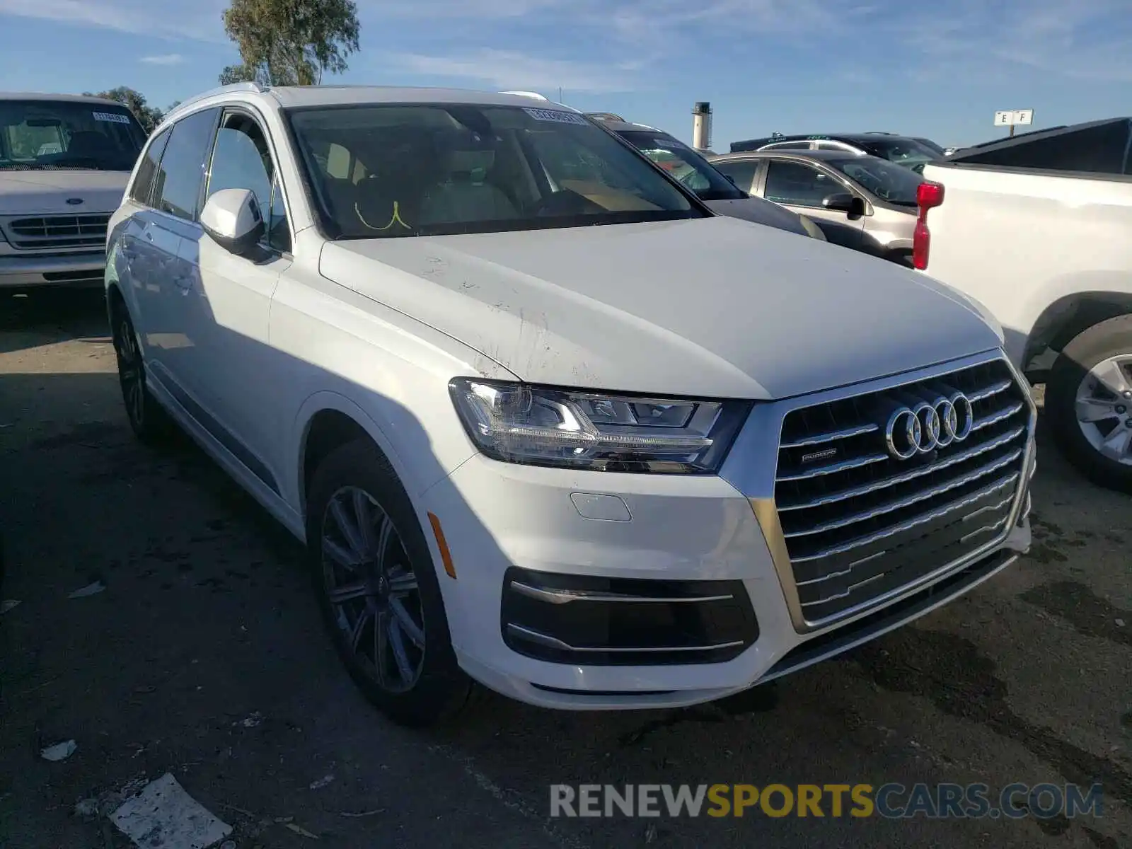 1 Photograph of a damaged car WA1LHAF72KD026606 AUDI Q7 2019