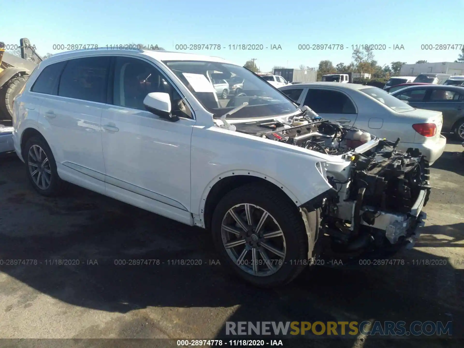 1 Photograph of a damaged car WA1LHAF72KD028808 AUDI Q7 2019