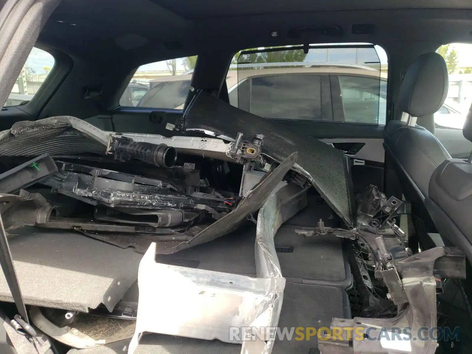 6 Photograph of a damaged car WA1LHAF72KD031918 AUDI Q7 2019