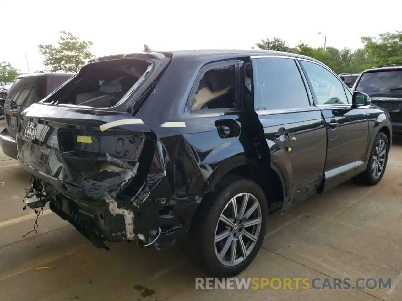 4 Photograph of a damaged car WA1LHAF72KD032499 AUDI Q7 2019