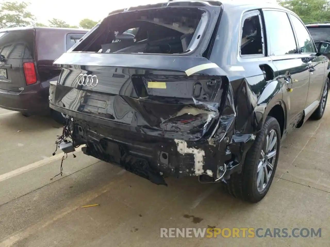 9 Photograph of a damaged car WA1LHAF72KD032499 AUDI Q7 2019