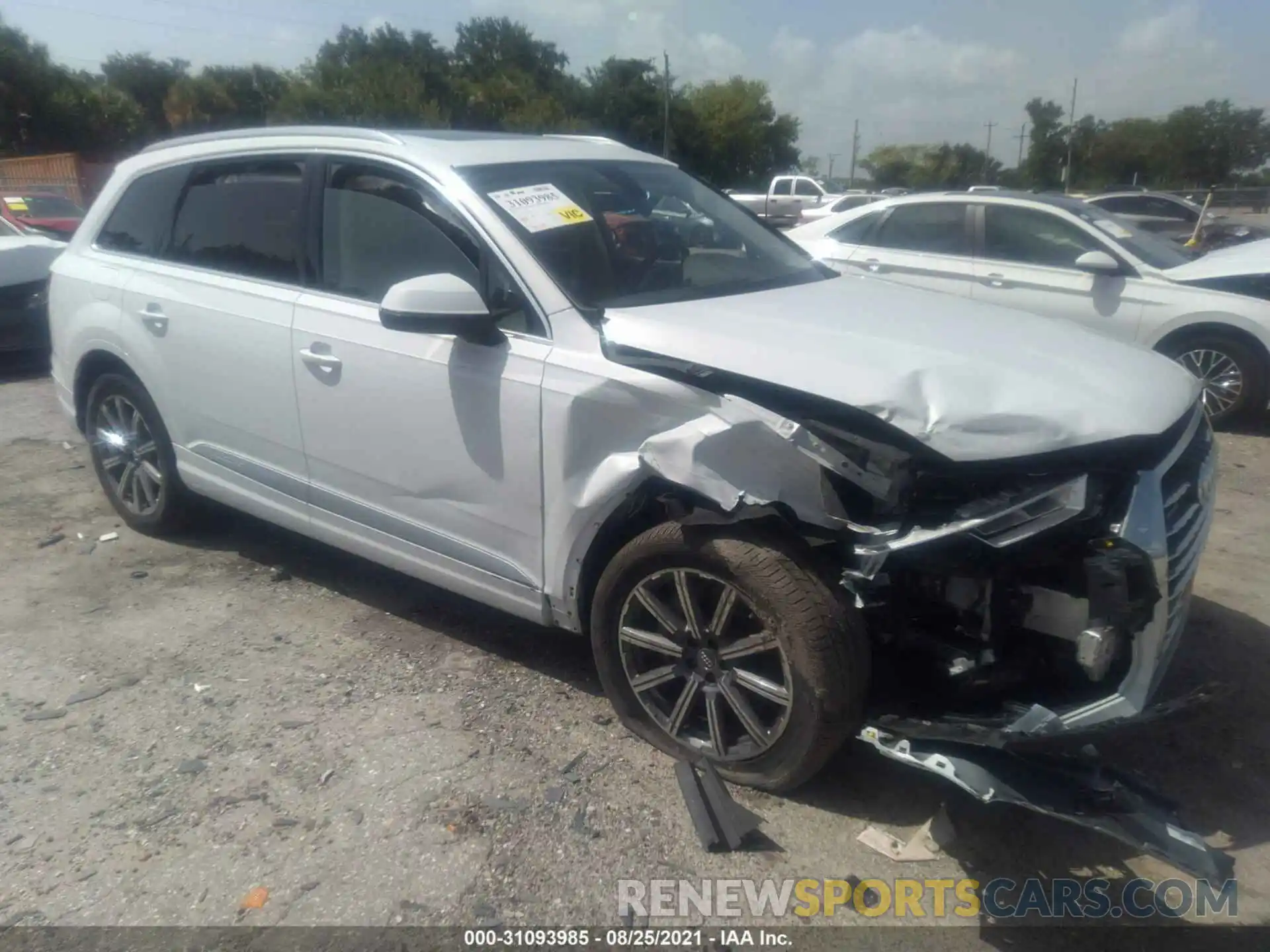 1 Photograph of a damaged car WA1LHAF72KD040201 AUDI Q7 2019