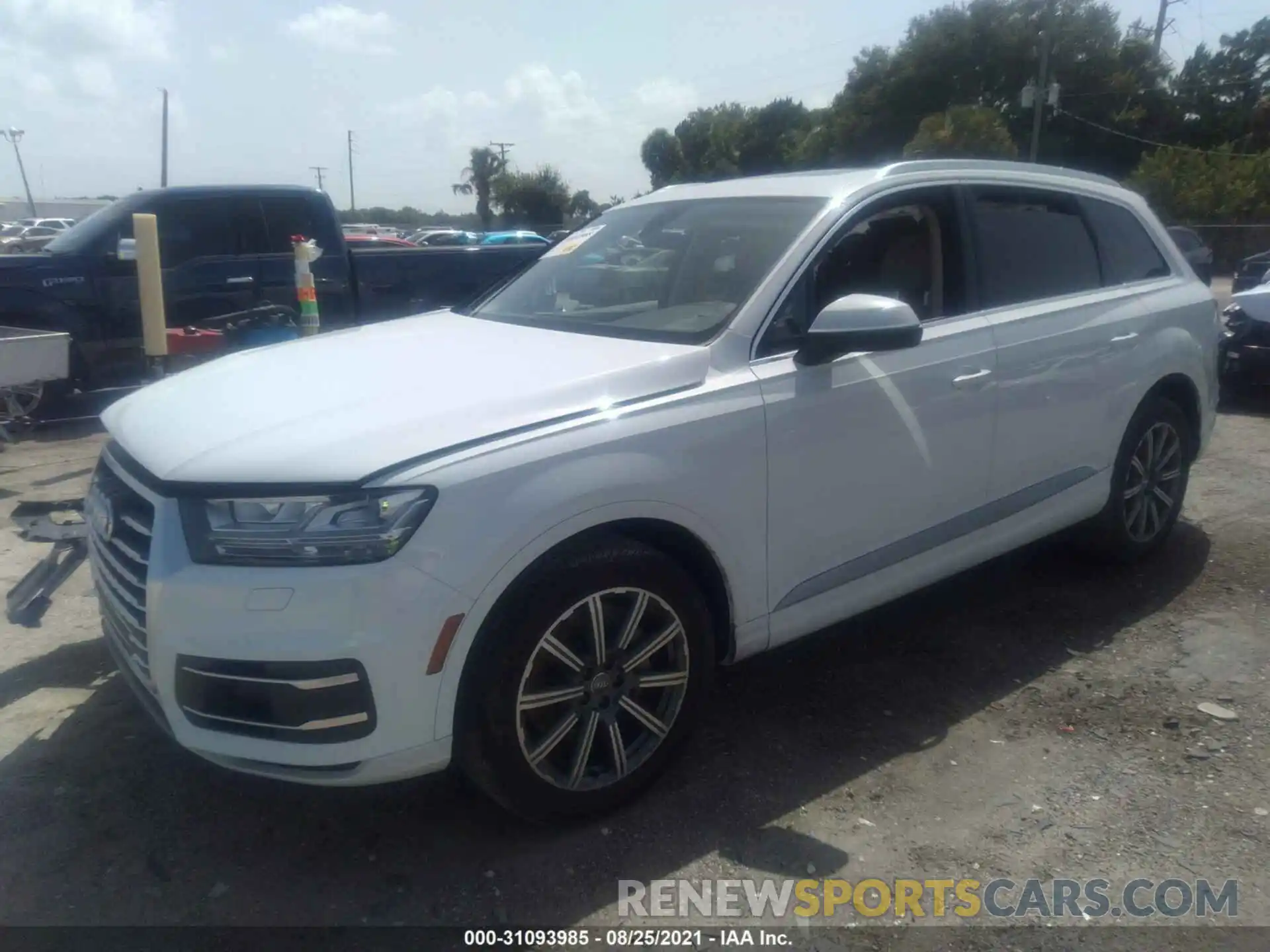 2 Photograph of a damaged car WA1LHAF72KD040201 AUDI Q7 2019