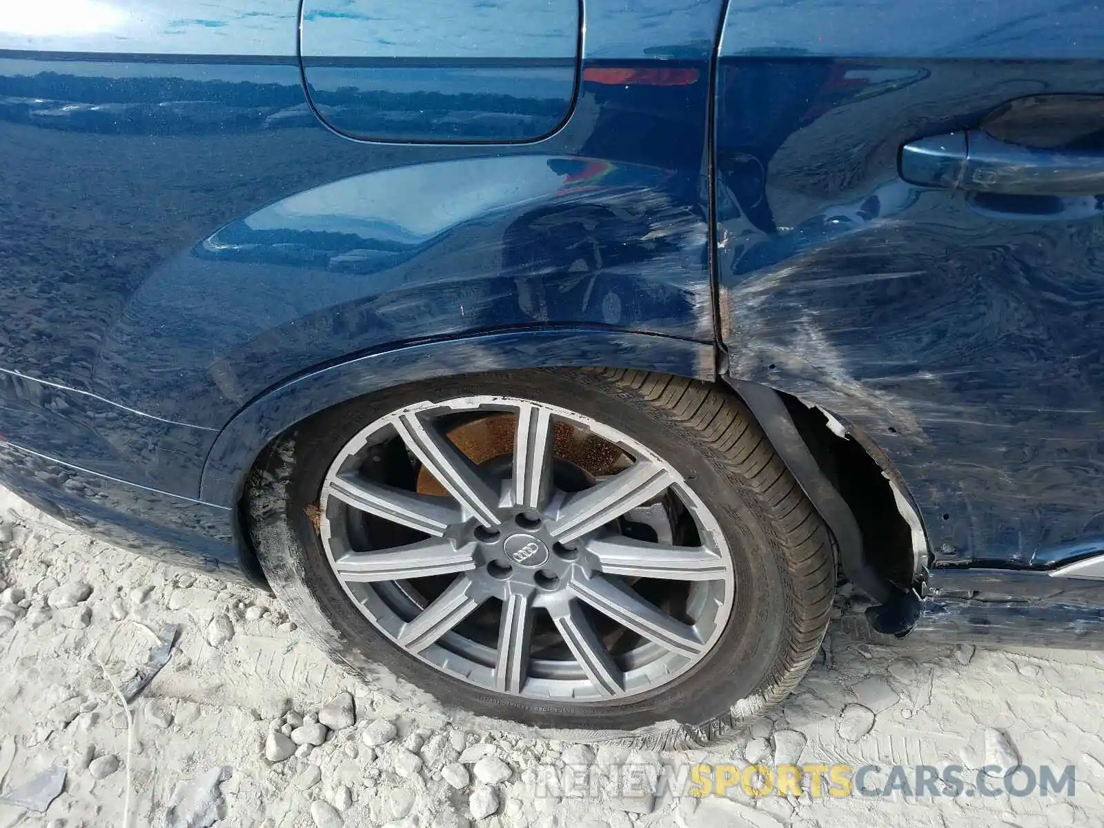 9 Photograph of a damaged car WA1LHAF73KD022192 AUDI Q7 2019