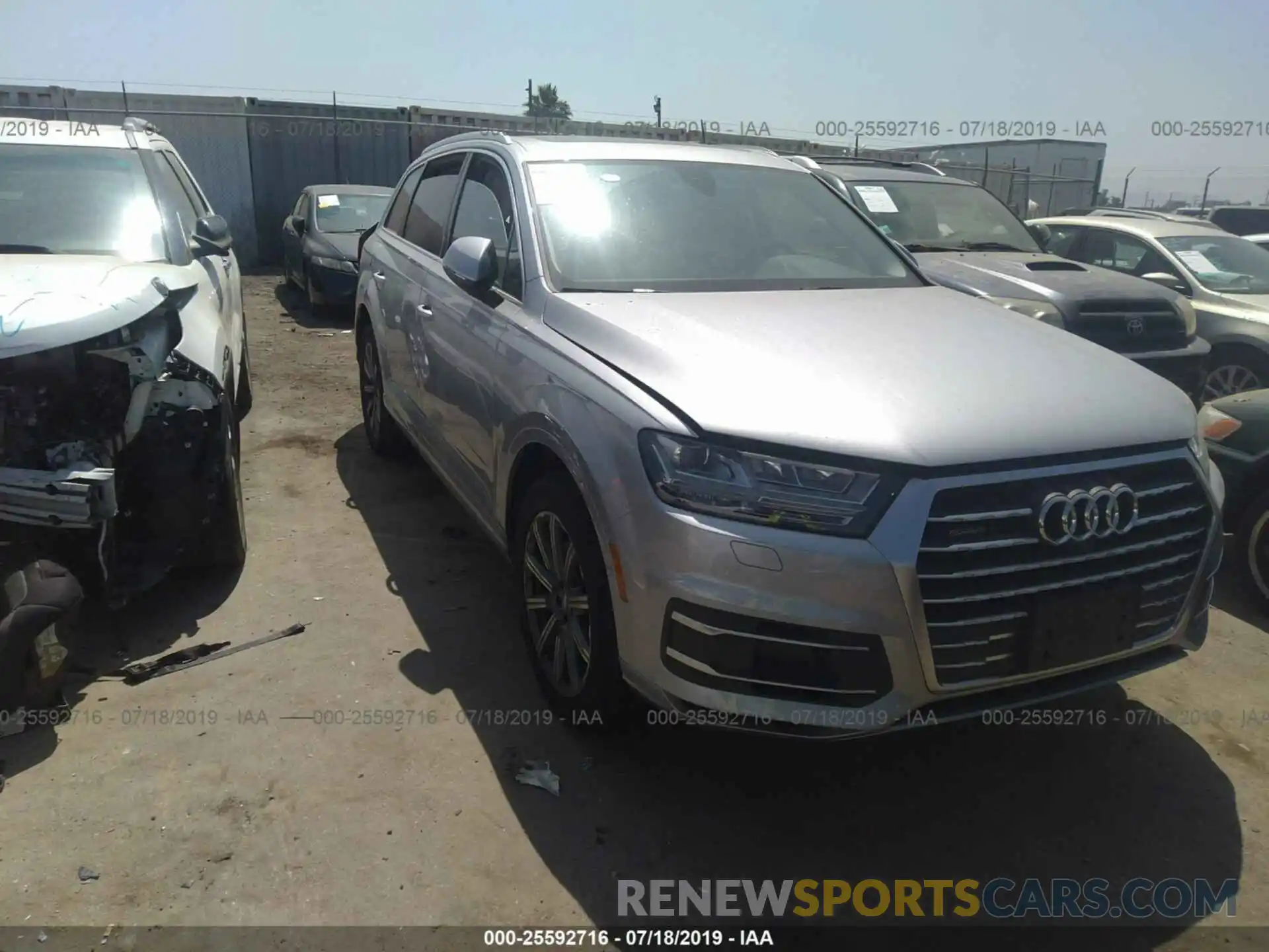 1 Photograph of a damaged car WA1LHAF73KD029966 AUDI Q7 2019