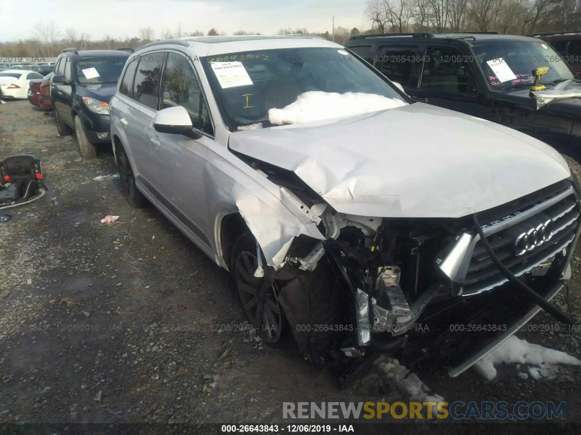 1 Photograph of a damaged car WA1LHAF73KD036917 AUDI Q7 2019