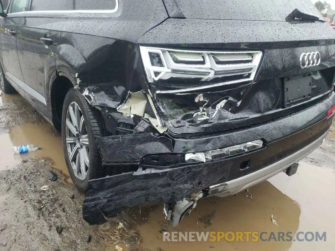 9 Photograph of a damaged car WA1LHAF73KD039798 AUDI Q7 2019