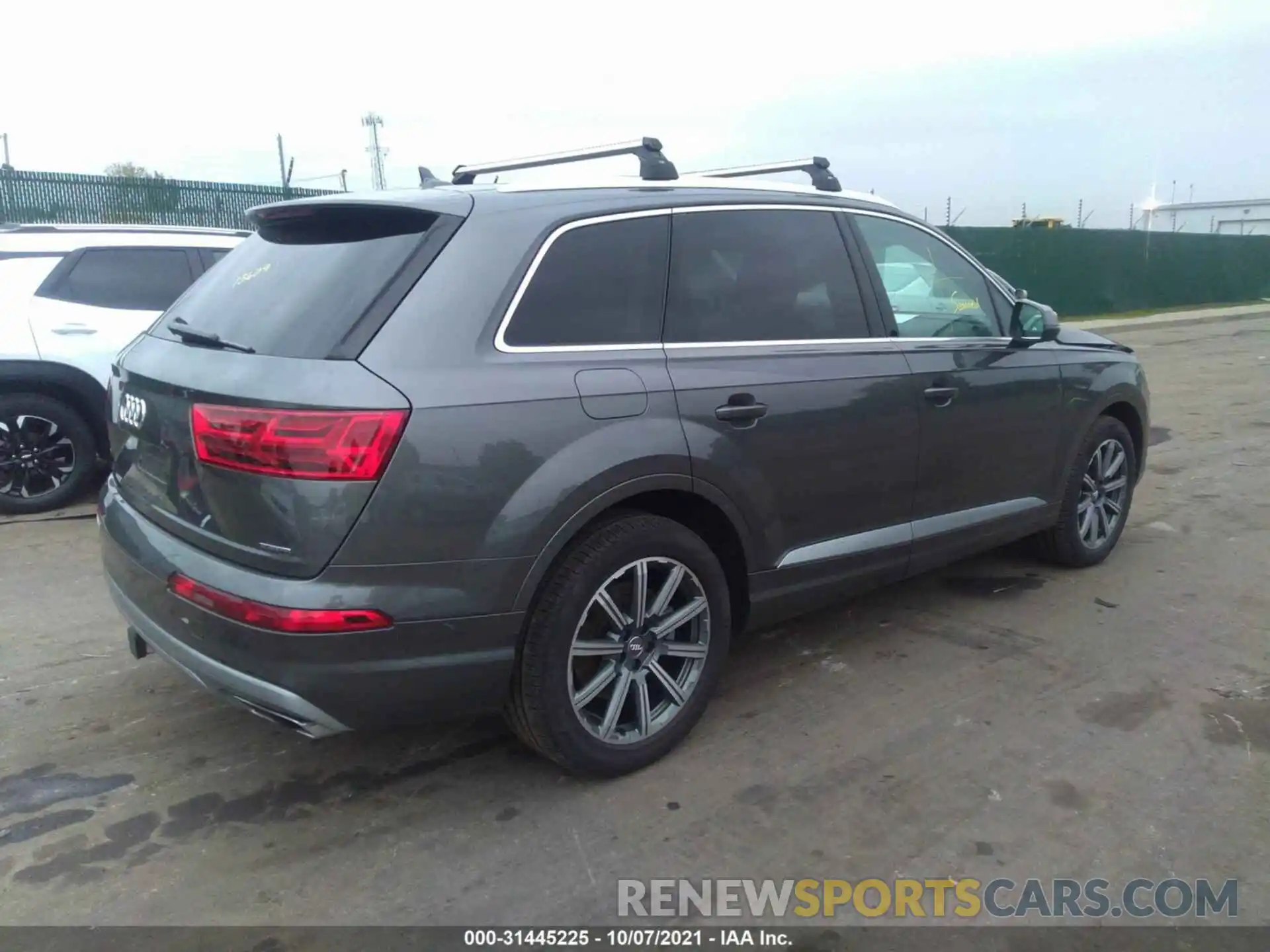 4 Фотография поврежденного автомобиля WA1LHAF73KD040028 AUDI Q7 2019