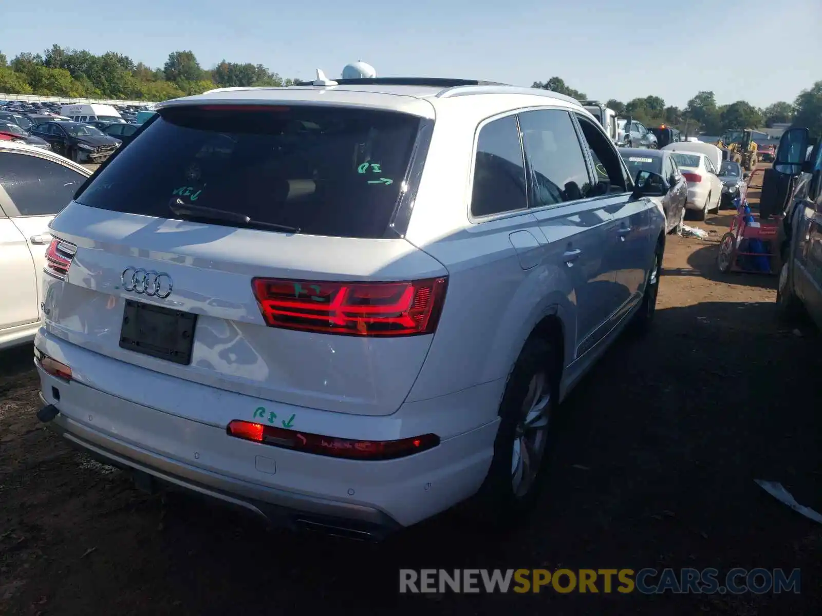 4 Фотография поврежденного автомобиля WA1LHAF74KD014649 AUDI Q7 2019