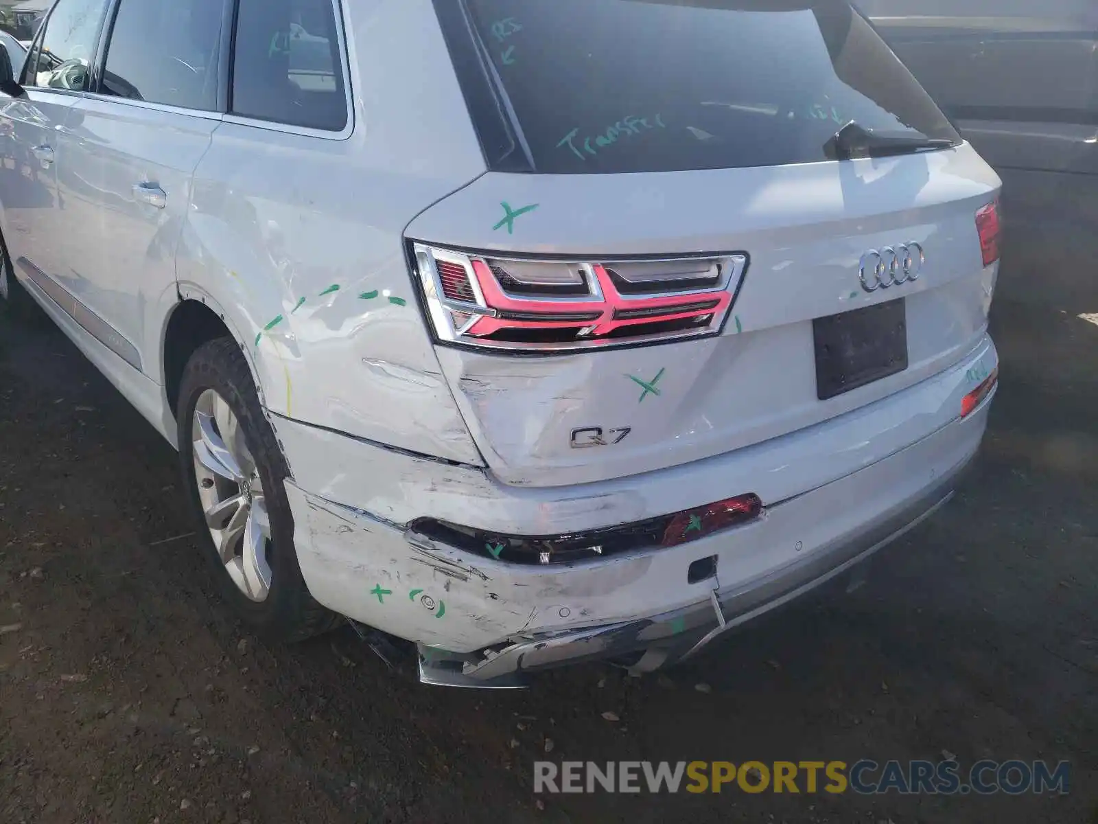 9 Photograph of a damaged car WA1LHAF74KD014649 AUDI Q7 2019