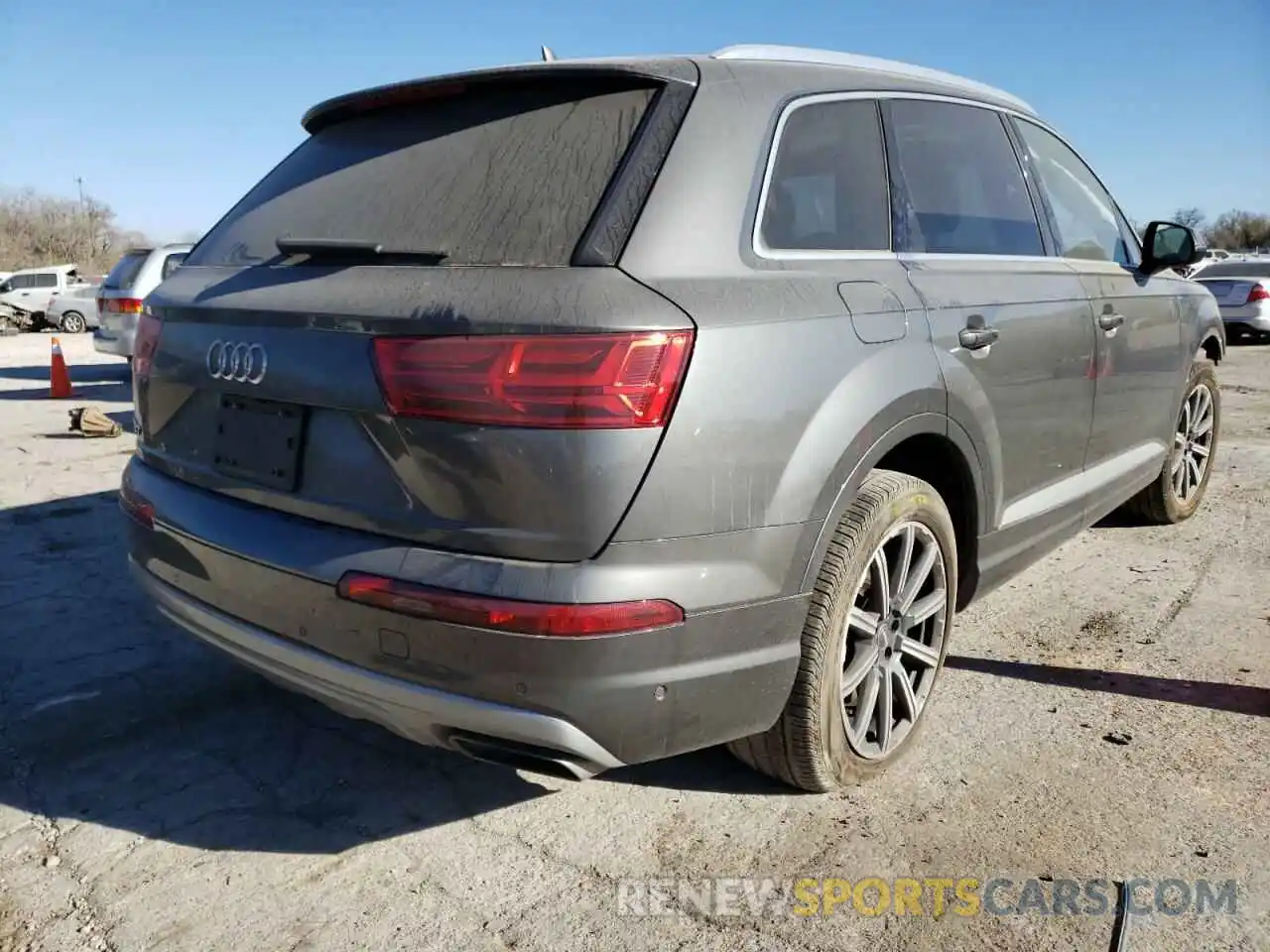 4 Фотография поврежденного автомобиля WA1LHAF74KD023724 AUDI Q7 2019