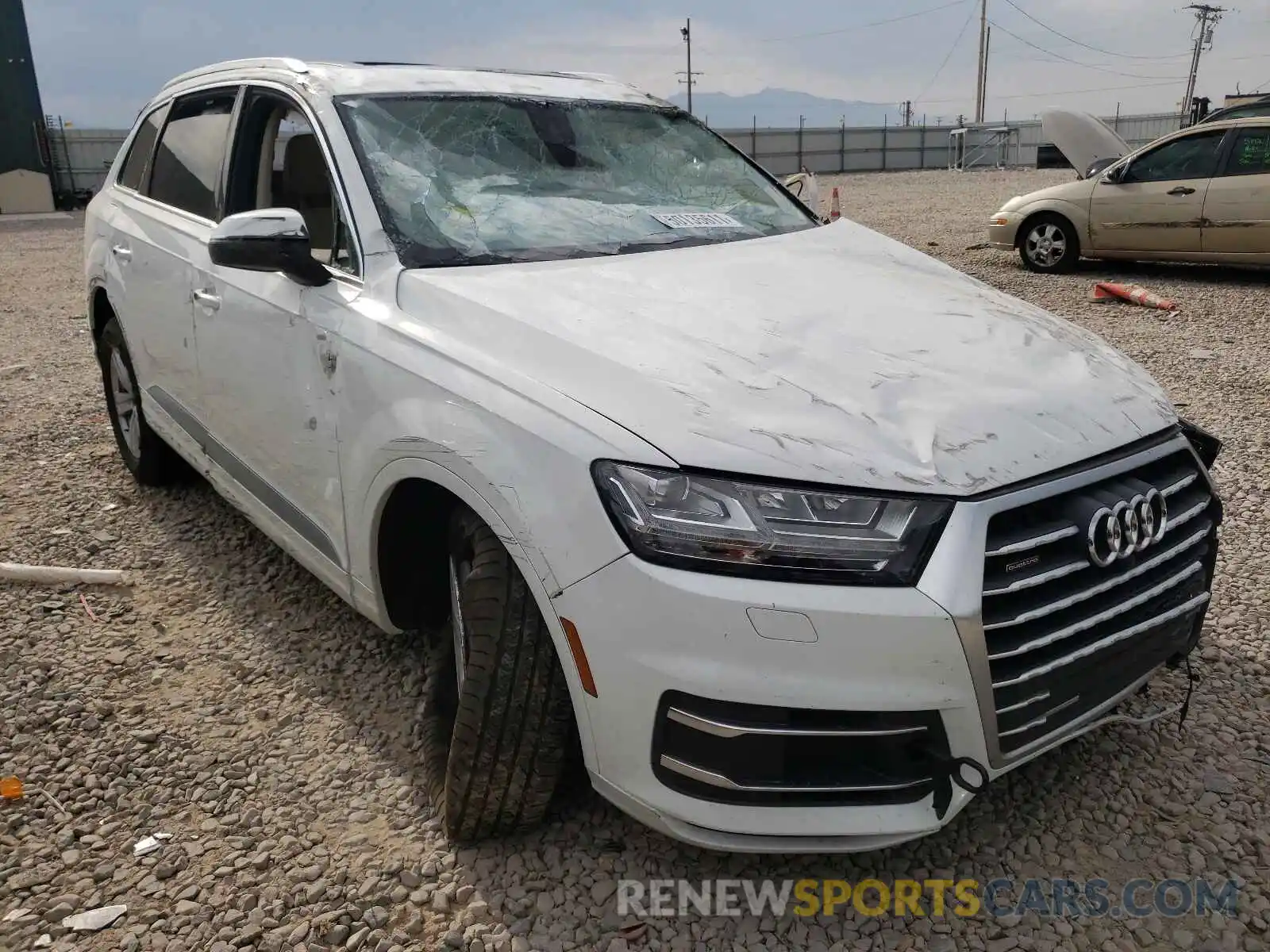 1 Photograph of a damaged car WA1LHAF74KD024260 AUDI Q7 2019