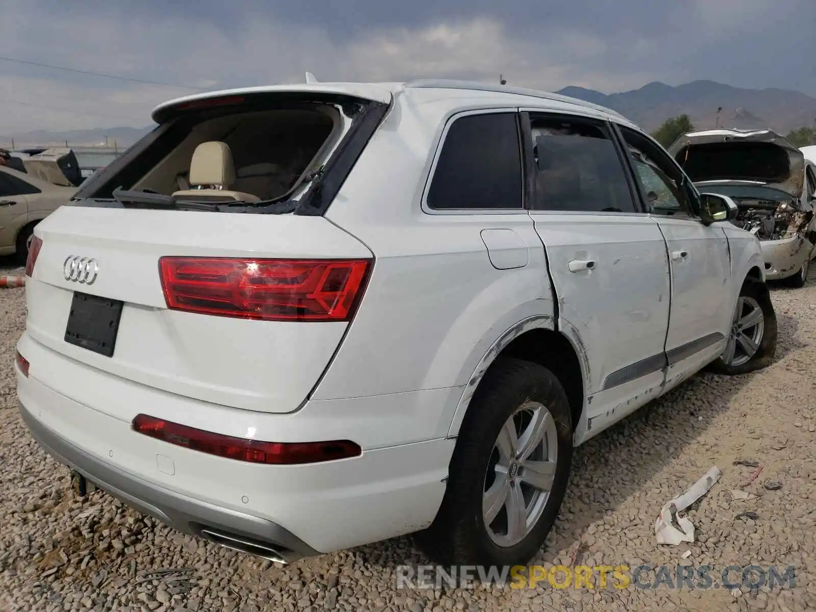 4 Фотография поврежденного автомобиля WA1LHAF74KD024260 AUDI Q7 2019