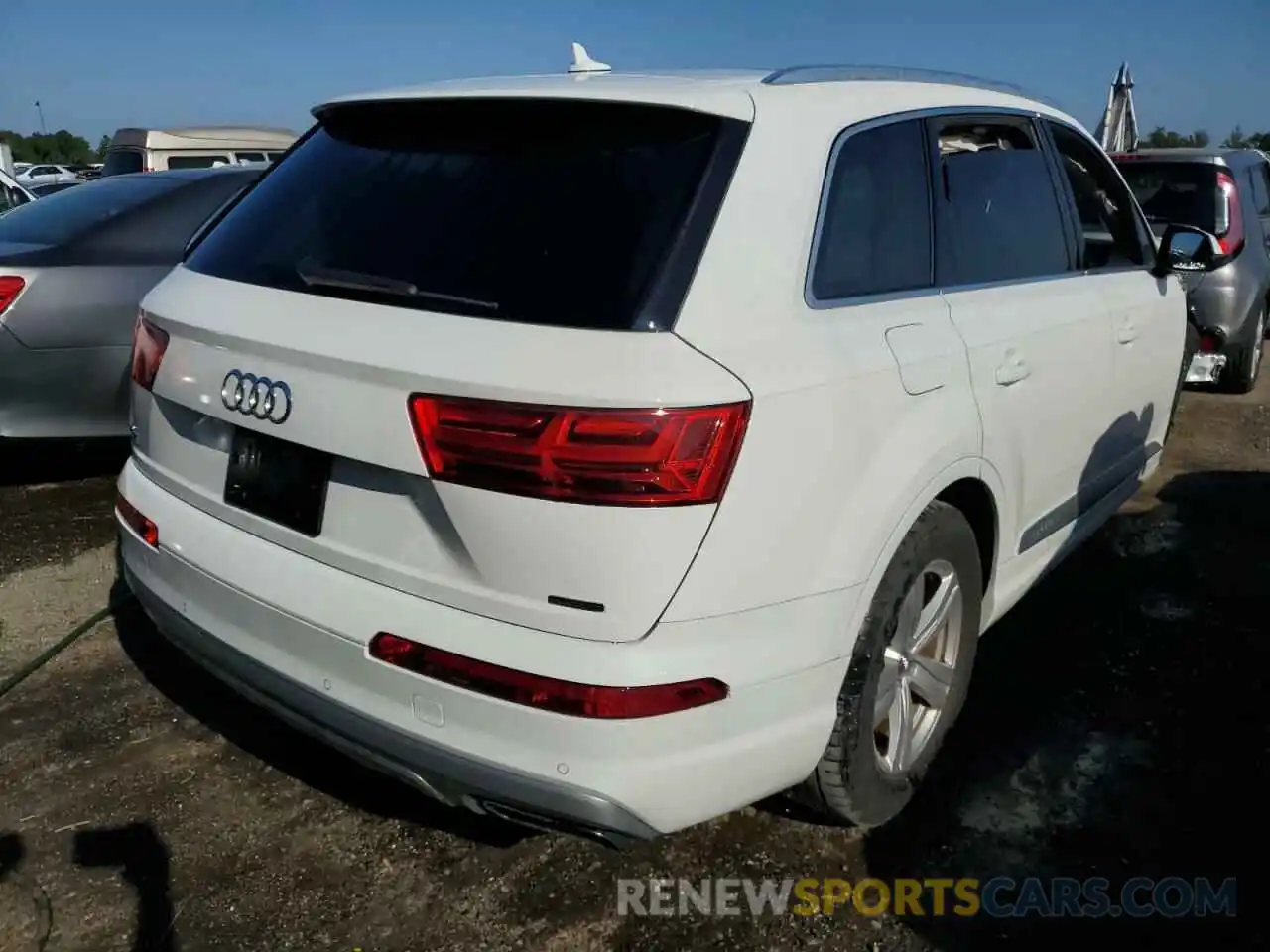 4 Photograph of a damaged car WA1LHAF74KD035128 AUDI Q7 2019