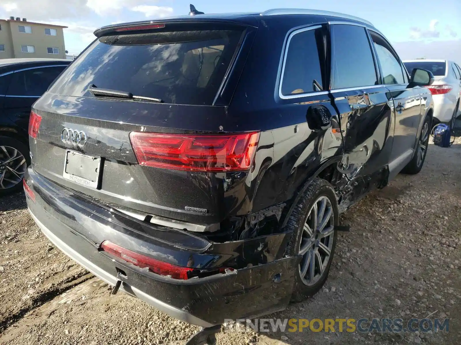 4 Фотография поврежденного автомобиля WA1LHAF74KD036005 AUDI Q7 2019