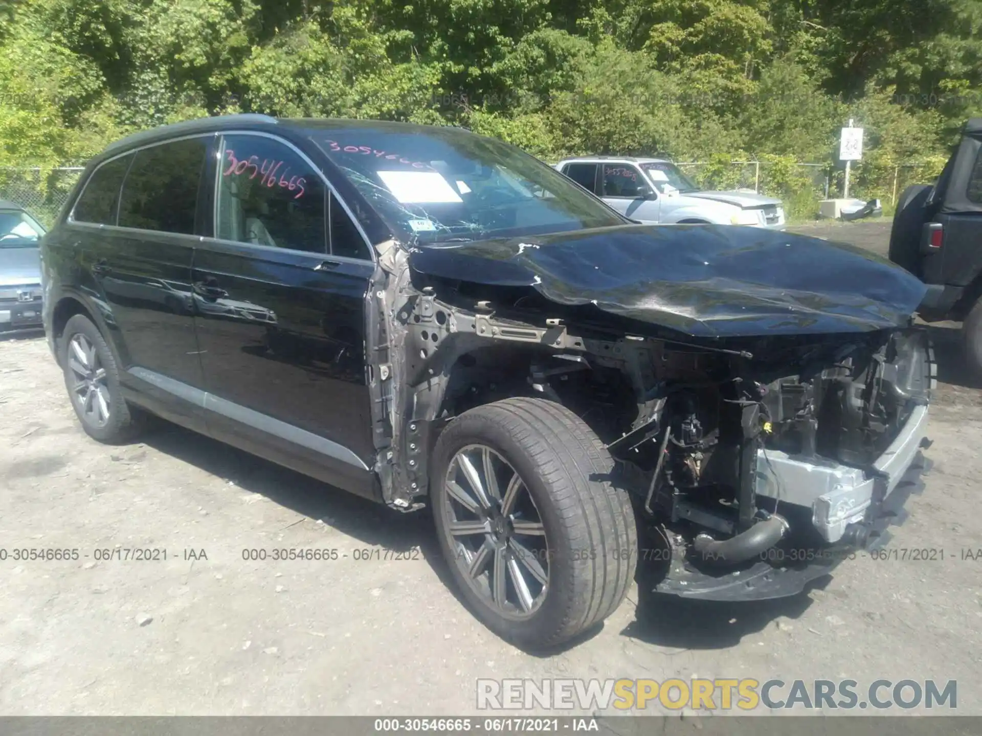 1 Photograph of a damaged car WA1LHAF74KD037574 AUDI Q7 2019