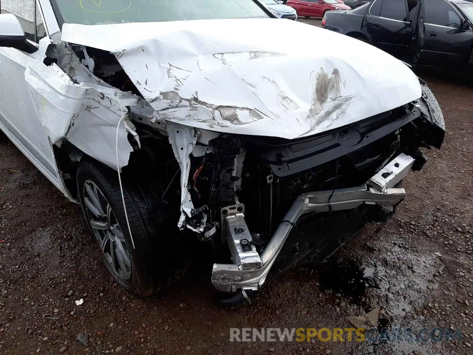 9 Photograph of a damaged car WA1LHAF74KD044041 AUDI Q7 2019