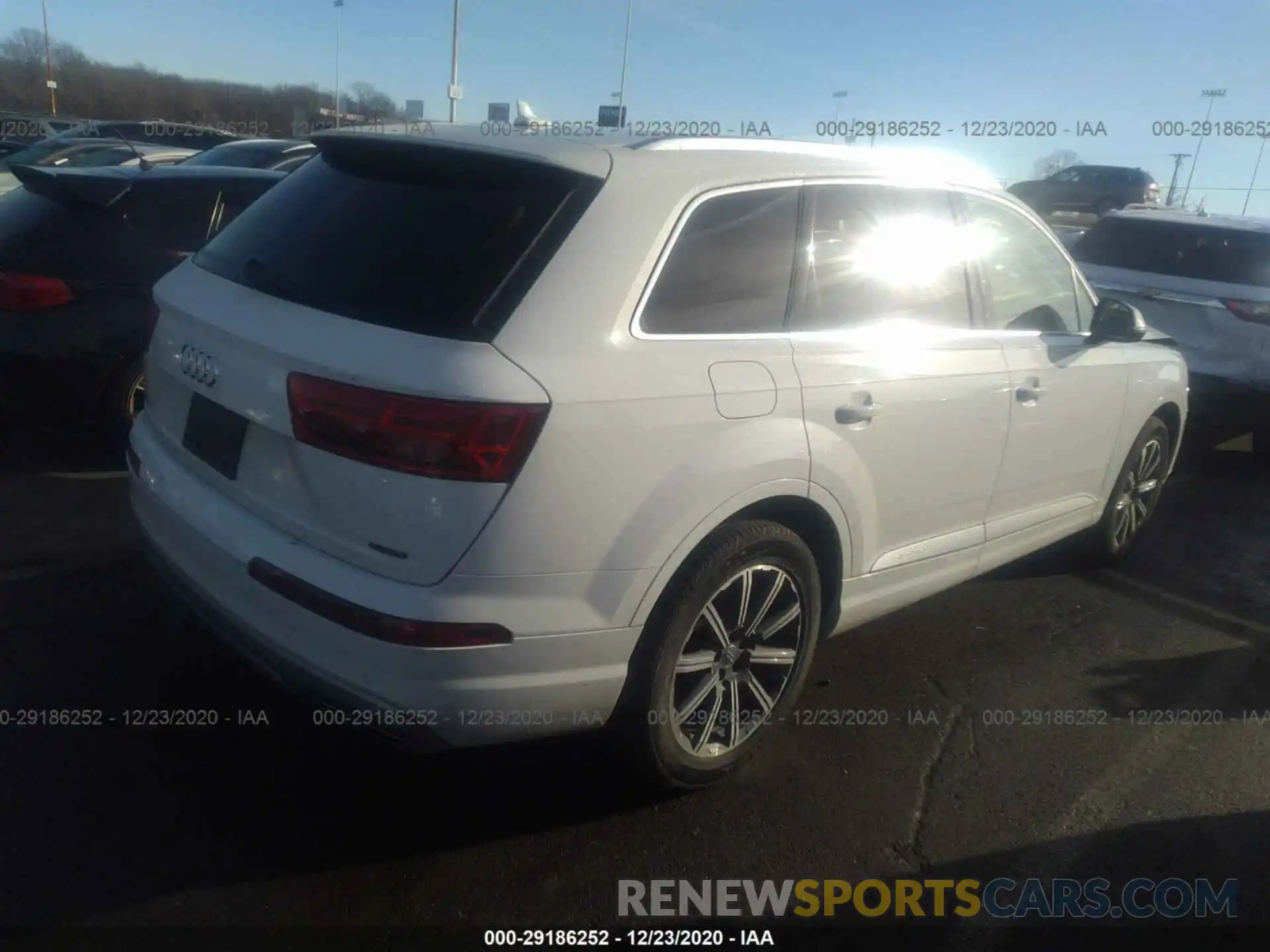 4 Фотография поврежденного автомобиля WA1LHAF74KD044864 AUDI Q7 2019