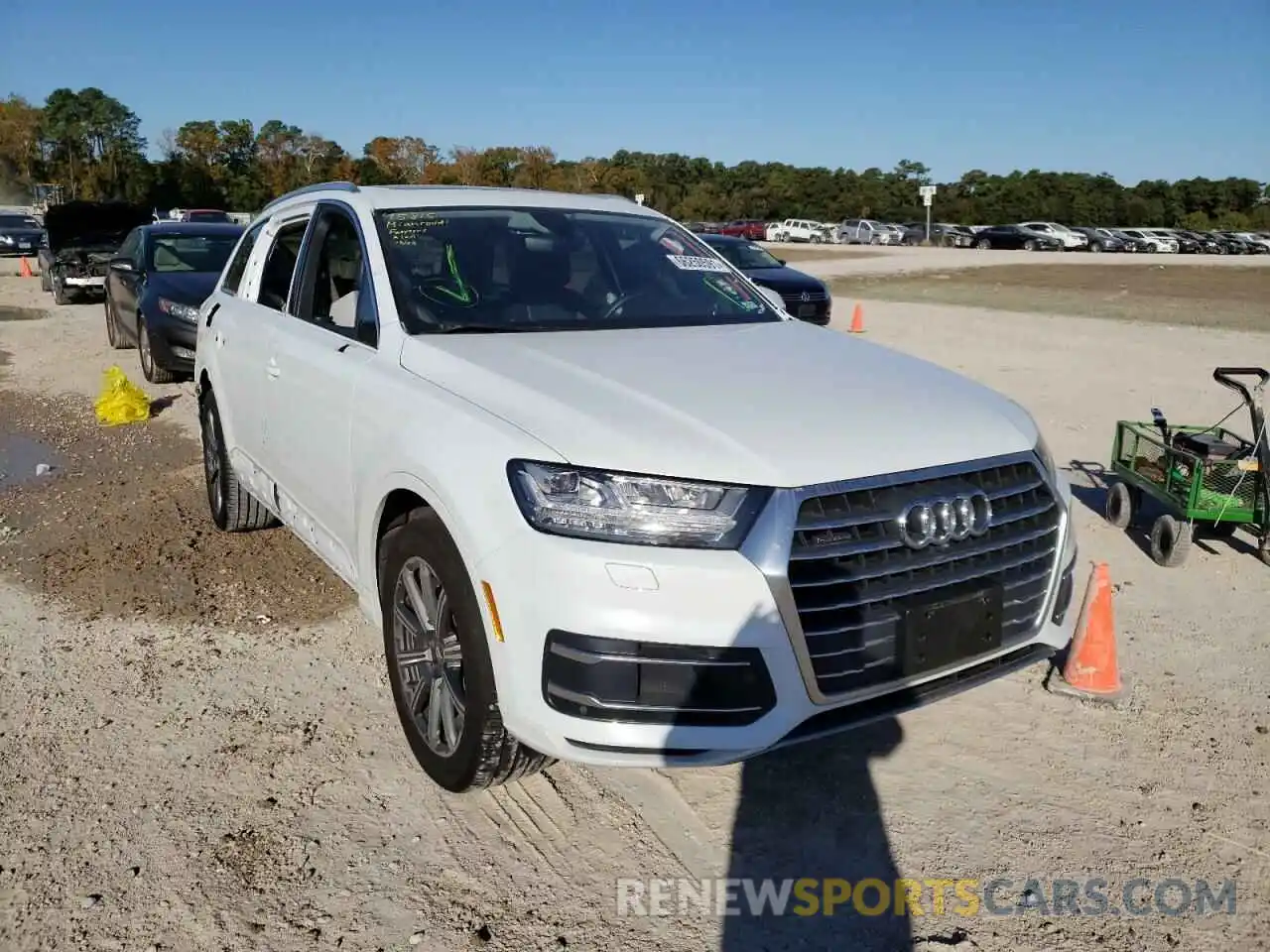 1 Photograph of a damaged car WA1LHAF74KD046386 AUDI Q7 2019