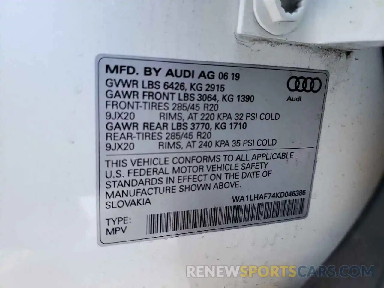 10 Photograph of a damaged car WA1LHAF74KD046386 AUDI Q7 2019