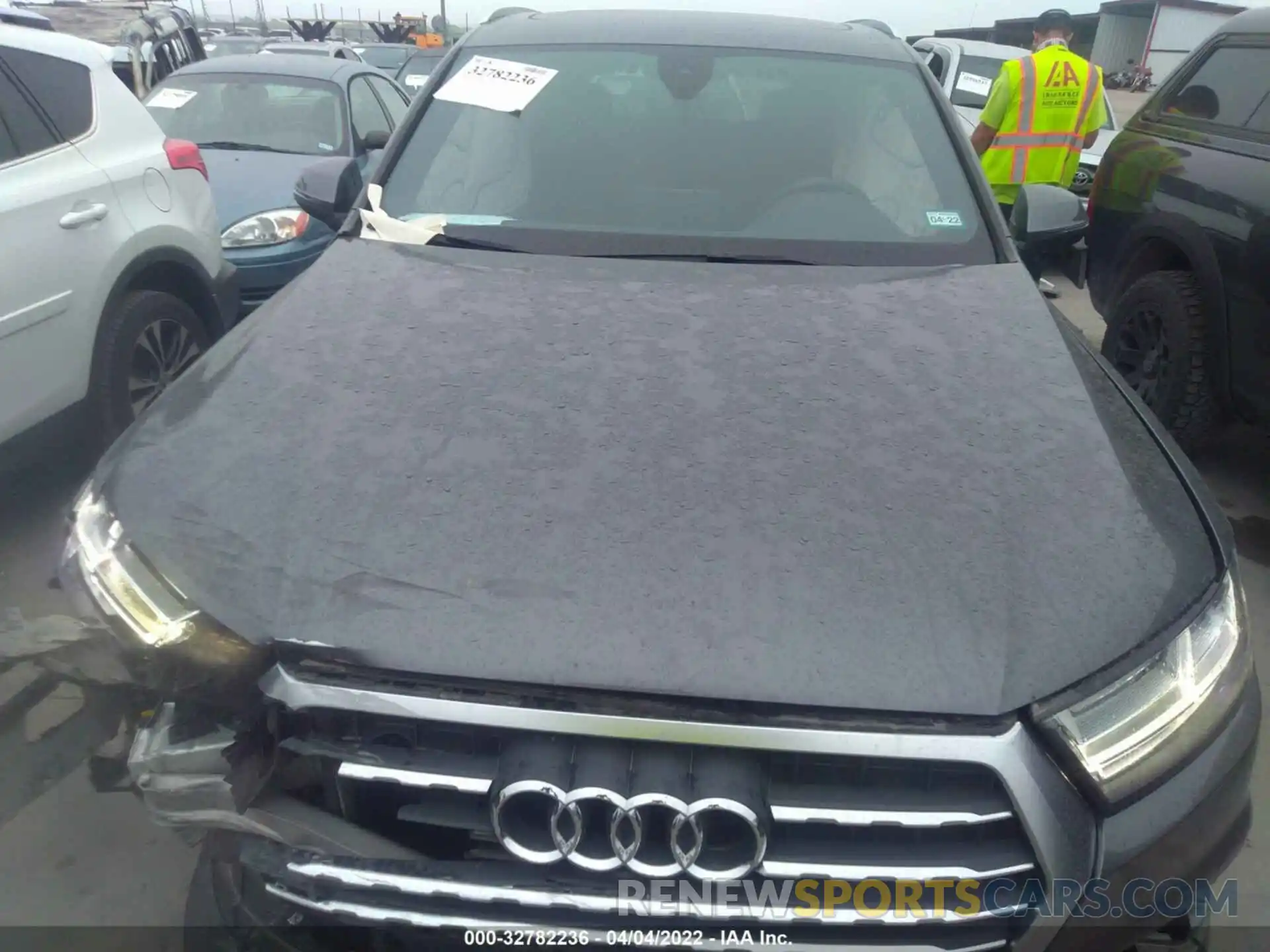 10 Photograph of a damaged car WA1LHAF75KD024784 AUDI Q7 2019