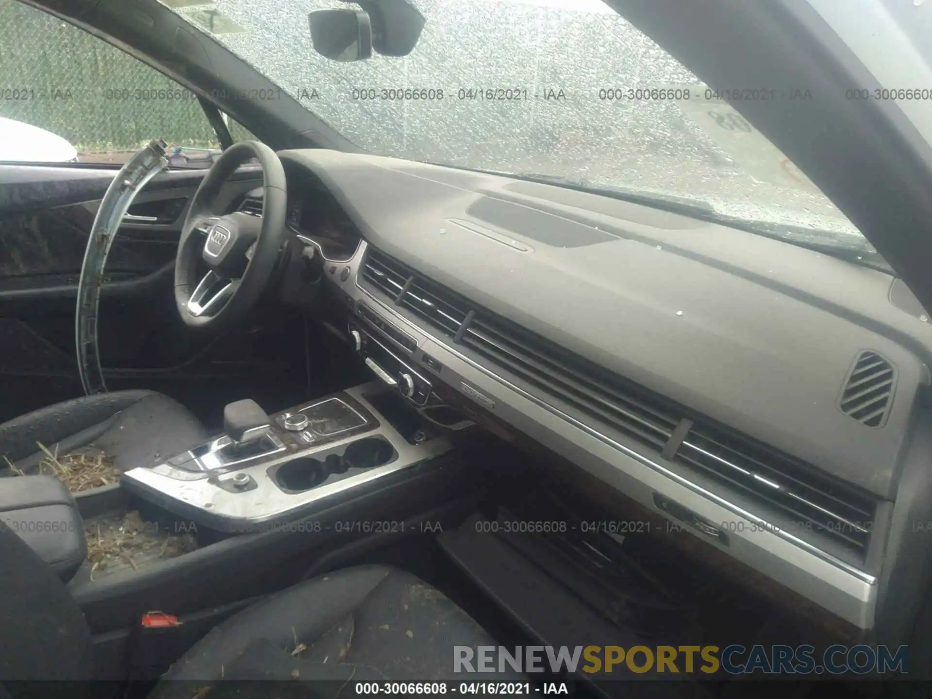 5 Photograph of a damaged car WA1LHAF75KD030715 AUDI Q7 2019