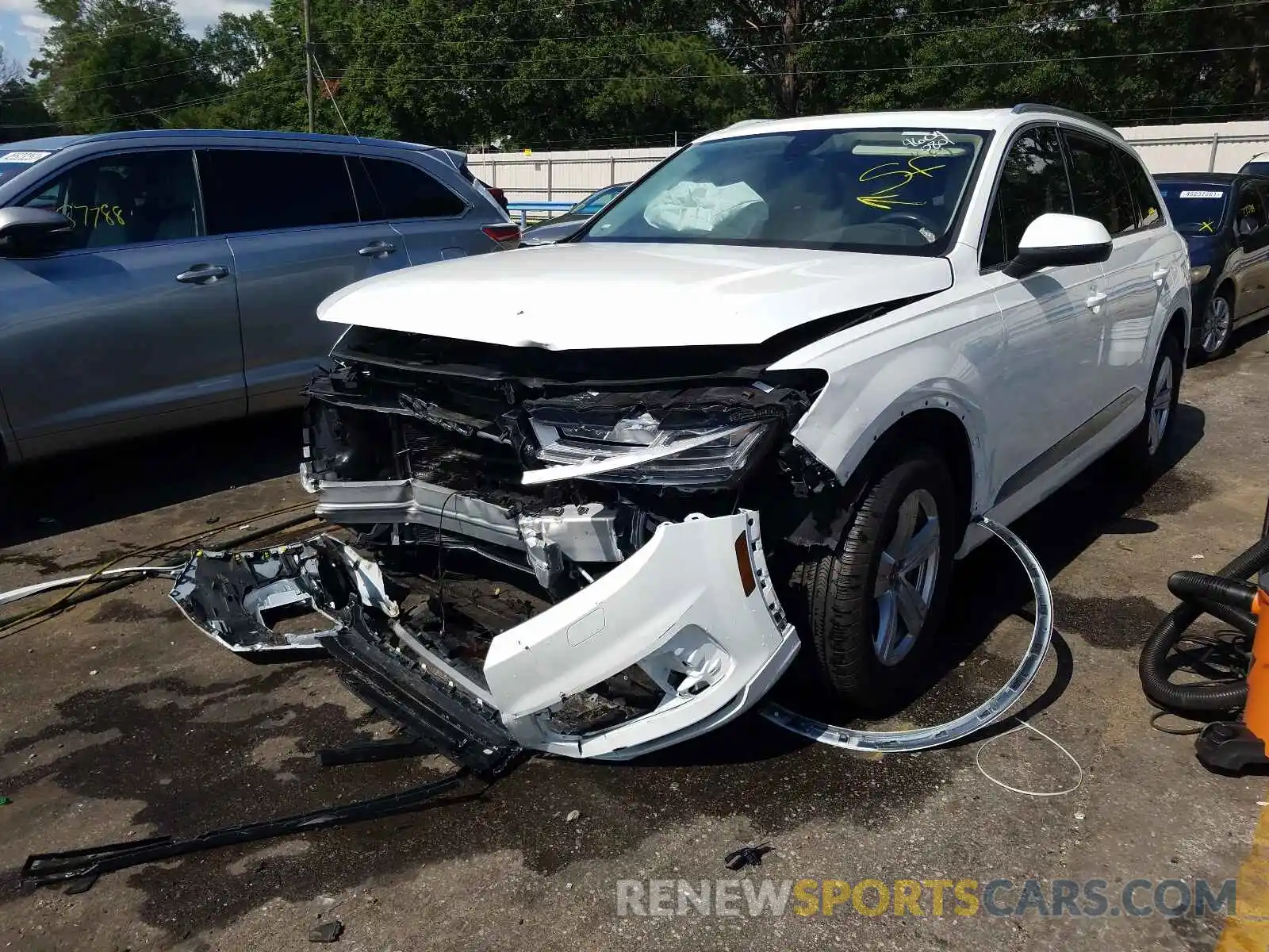 2 Photograph of a damaged car WA1LHAF75KD038443 AUDI Q7 2019