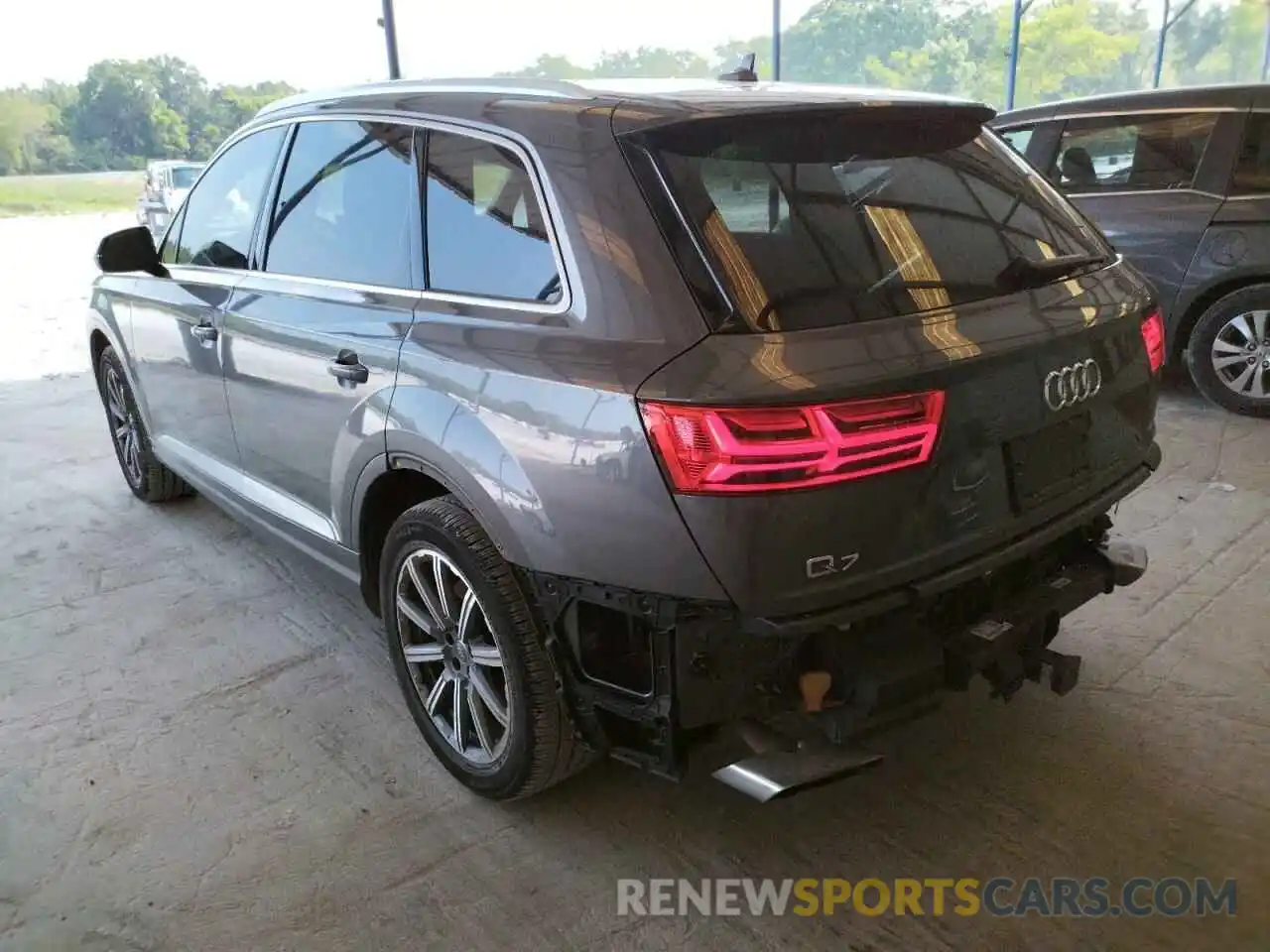 3 Фотография поврежденного автомобиля WA1LHAF75KD042881 AUDI Q7 2019