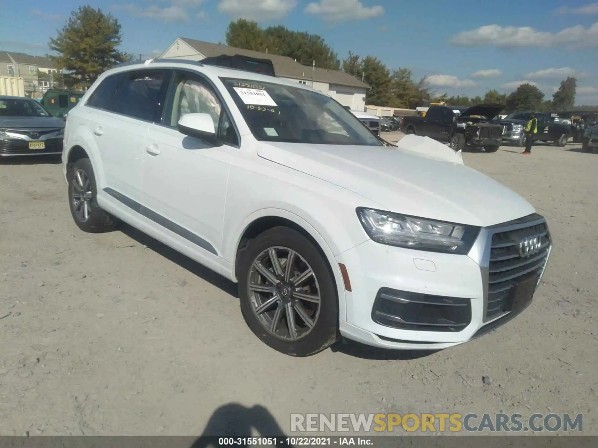 1 Photograph of a damaged car WA1LHAF76KD017682 AUDI Q7 2019