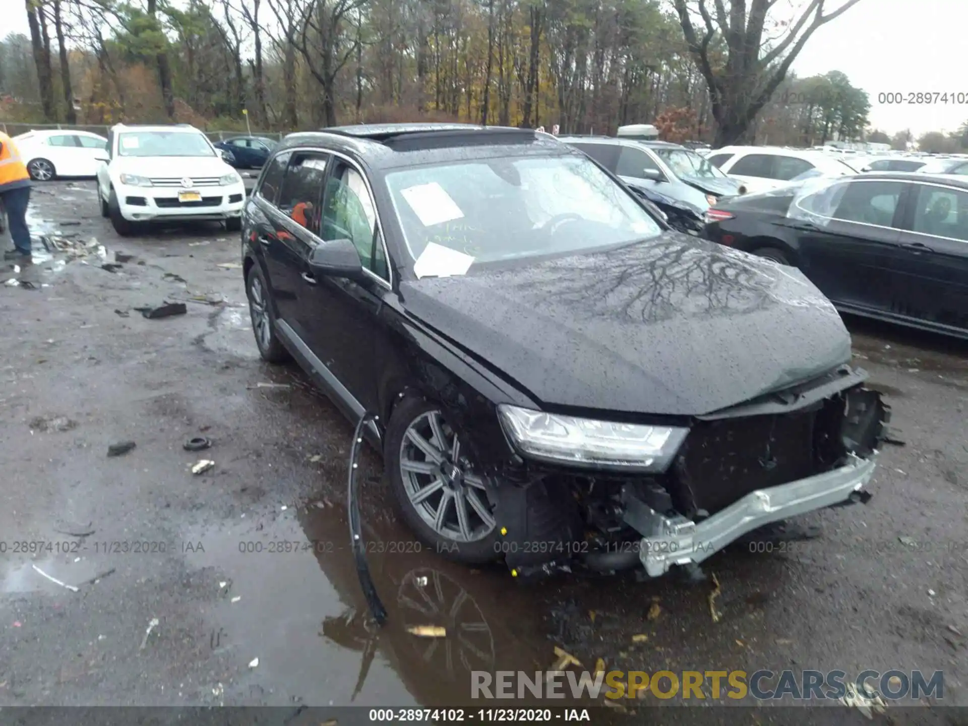 1 Photograph of a damaged car WA1LHAF76KD019254 AUDI Q7 2019