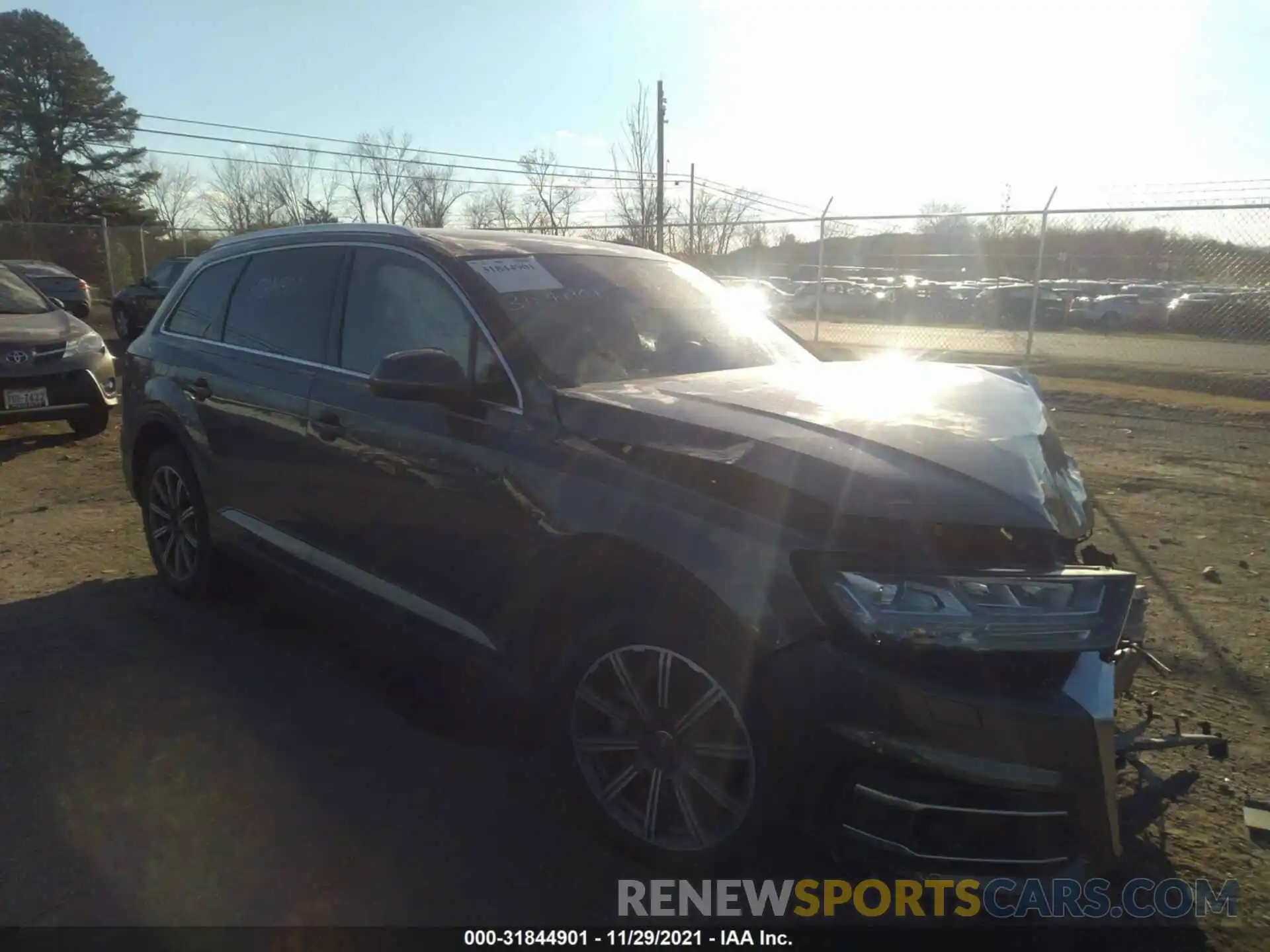 1 Фотография поврежденного автомобиля WA1LHAF76KD021327 AUDI Q7 2019