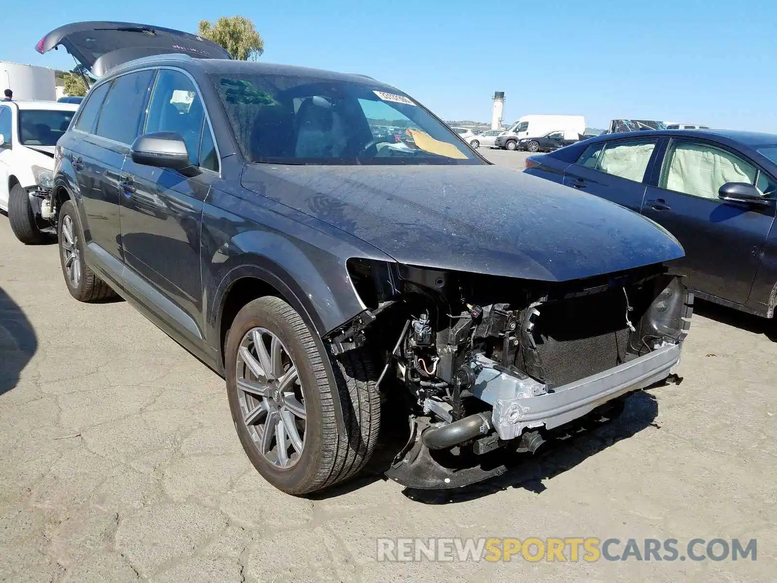 1 Photograph of a damaged car WA1LHAF76KD026527 AUDI Q7 2019