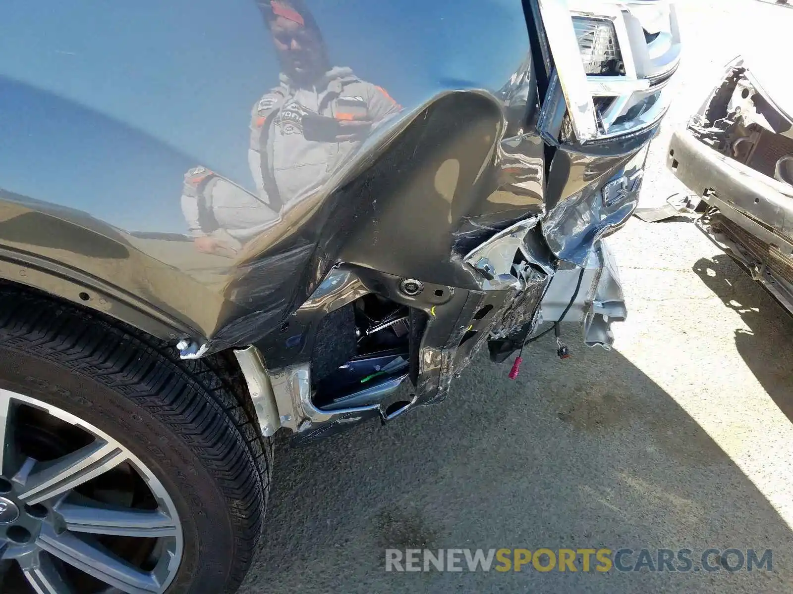 9 Photograph of a damaged car WA1LHAF76KD026527 AUDI Q7 2019