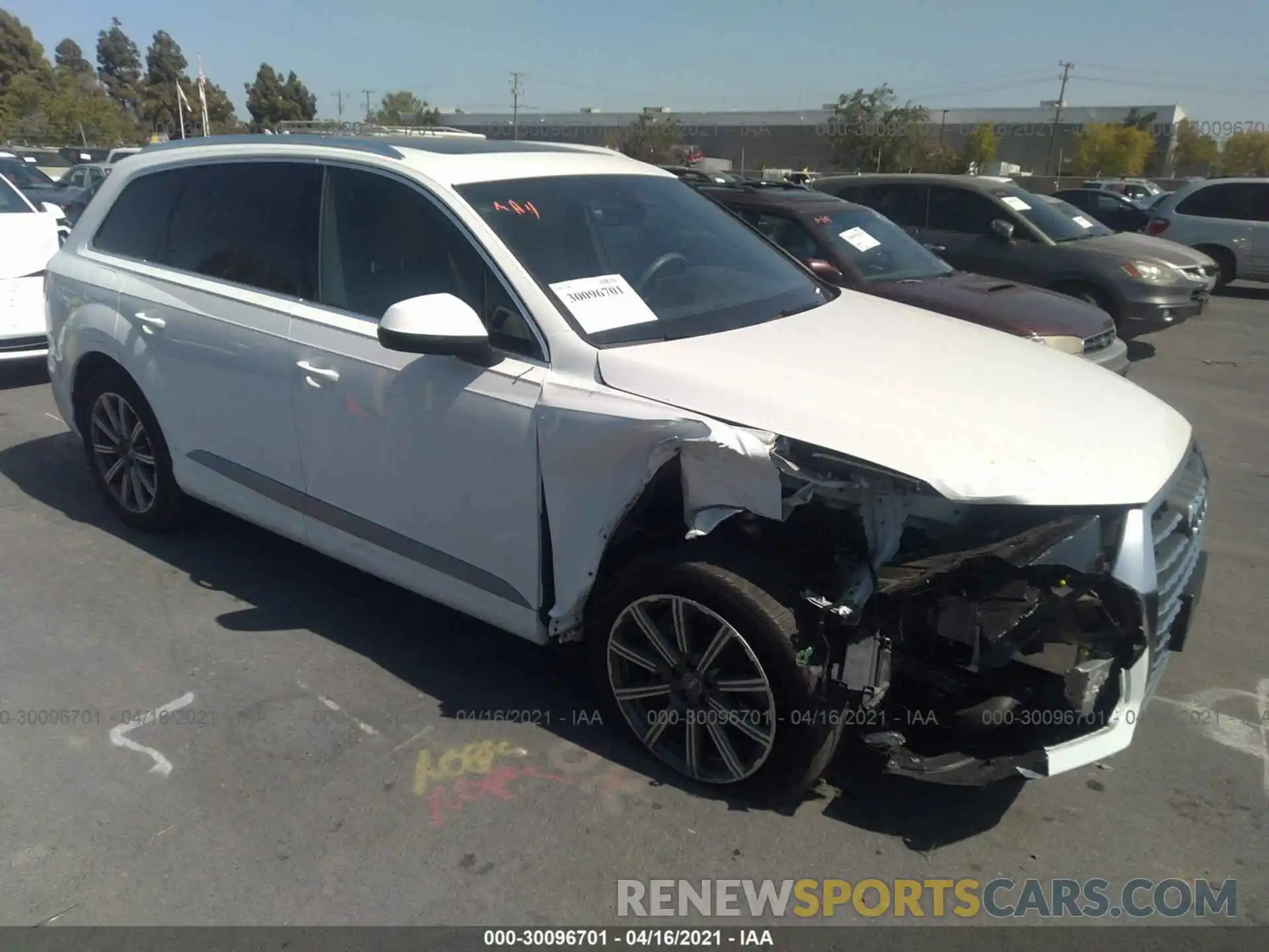 1 Photograph of a damaged car WA1LHAF76KD033980 AUDI Q7 2019