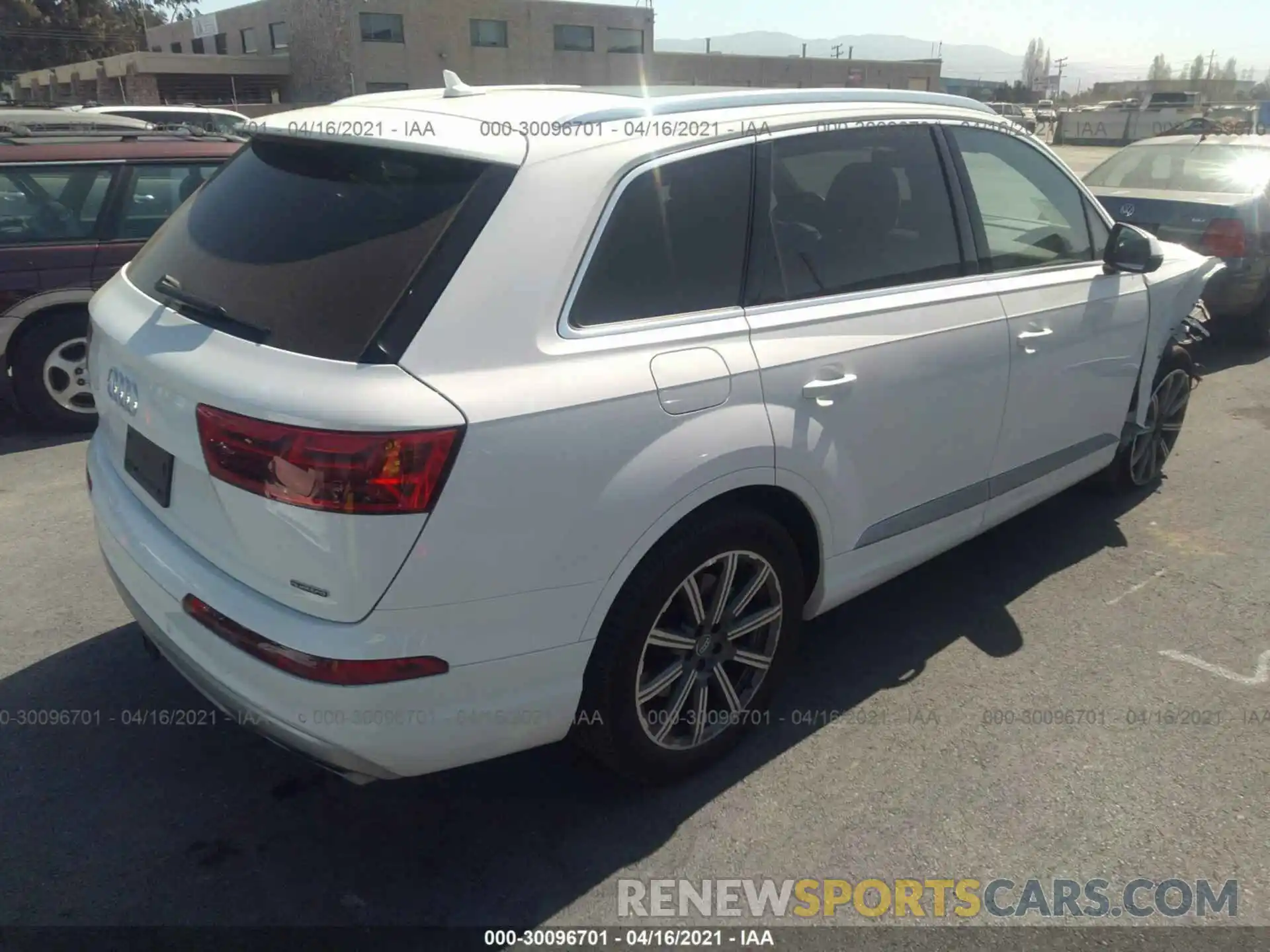 4 Photograph of a damaged car WA1LHAF76KD033980 AUDI Q7 2019