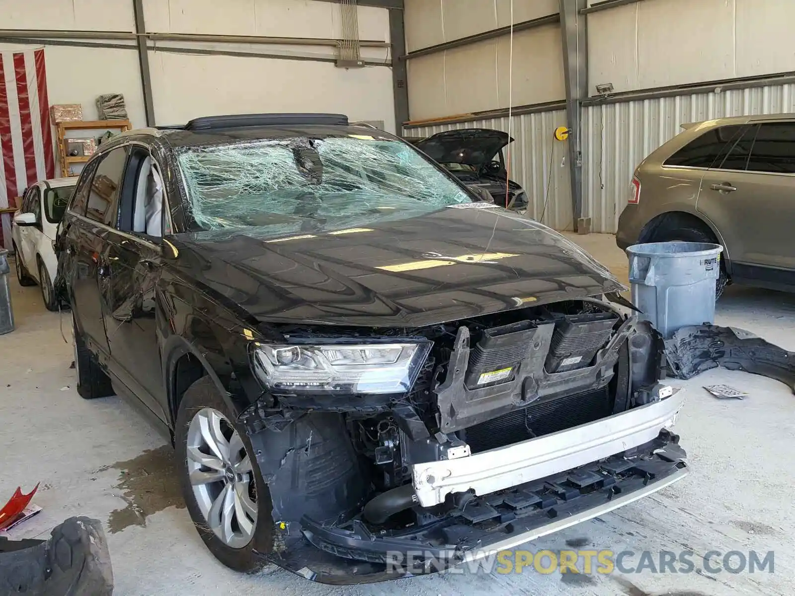 1 Photograph of a damaged car WA1LHAF76KD038984 AUDI Q7 2019