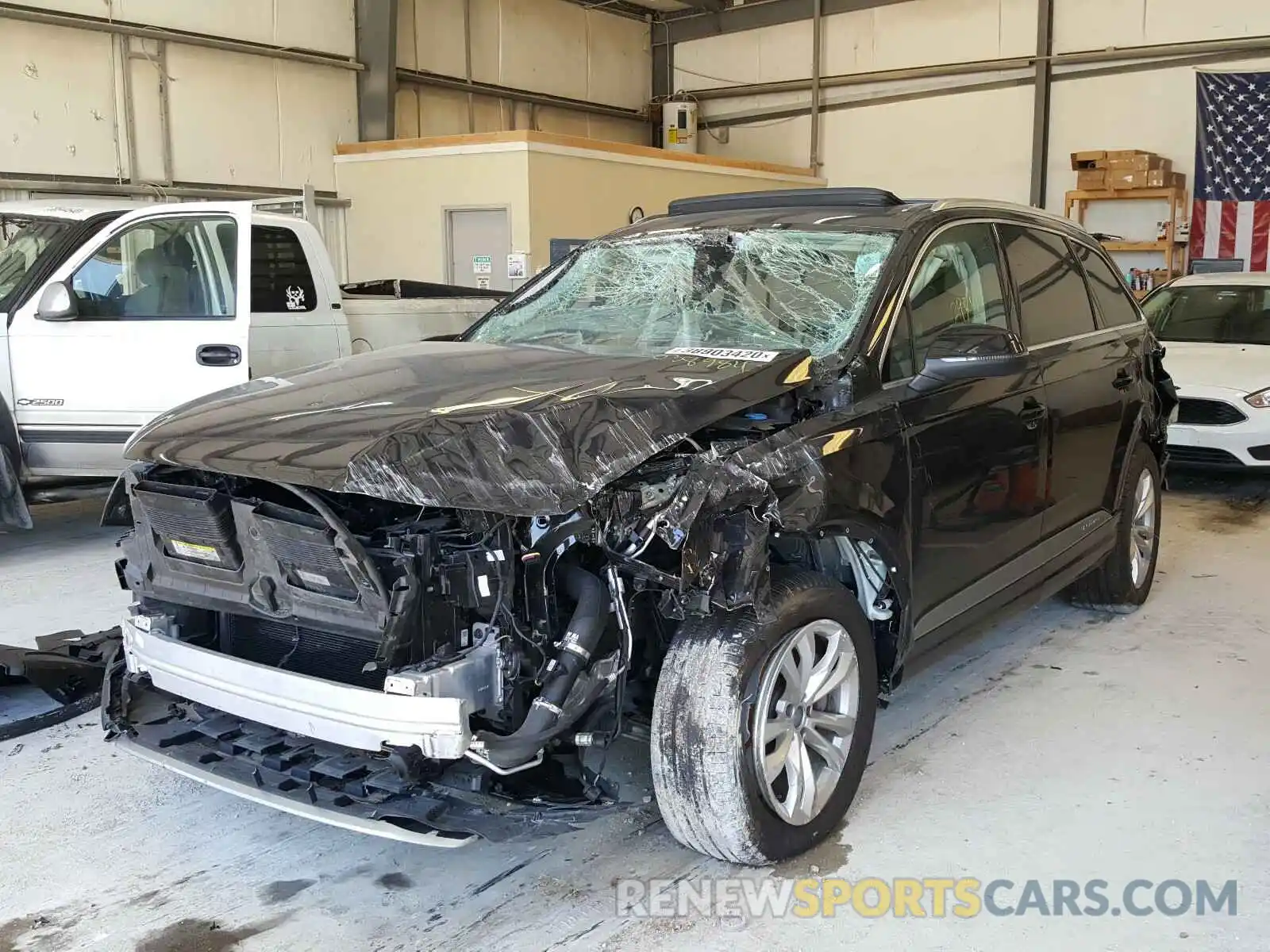 2 Photograph of a damaged car WA1LHAF76KD038984 AUDI Q7 2019