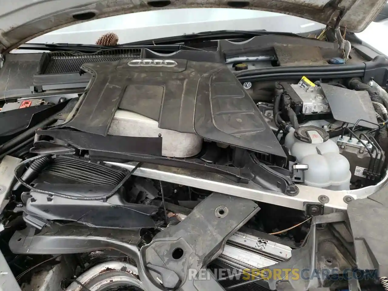 7 Photograph of a damaged car WA1LHAF76KD041996 AUDI Q7 2019