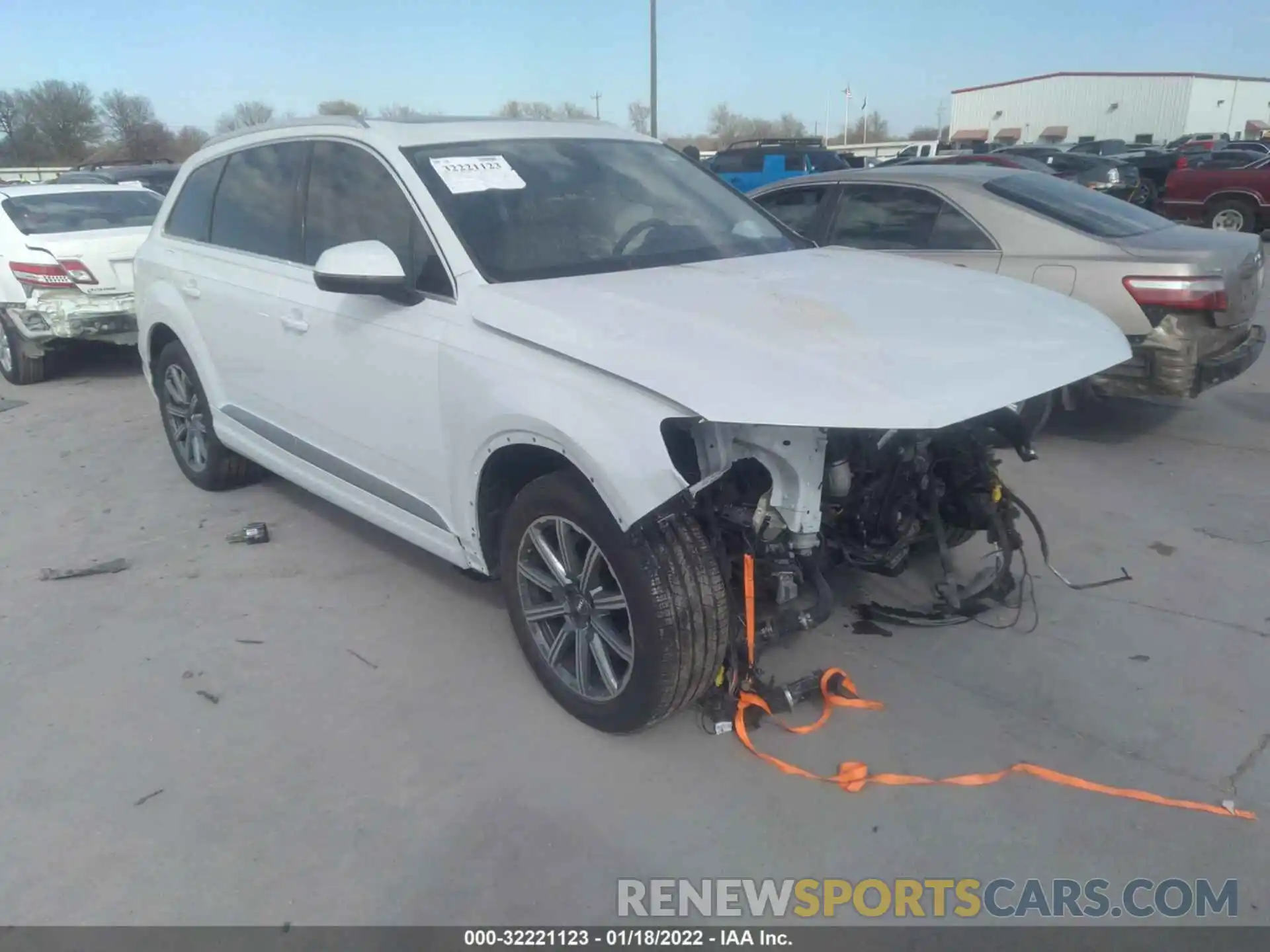 1 Photograph of a damaged car WA1LHAF76KD048902 AUDI Q7 2019