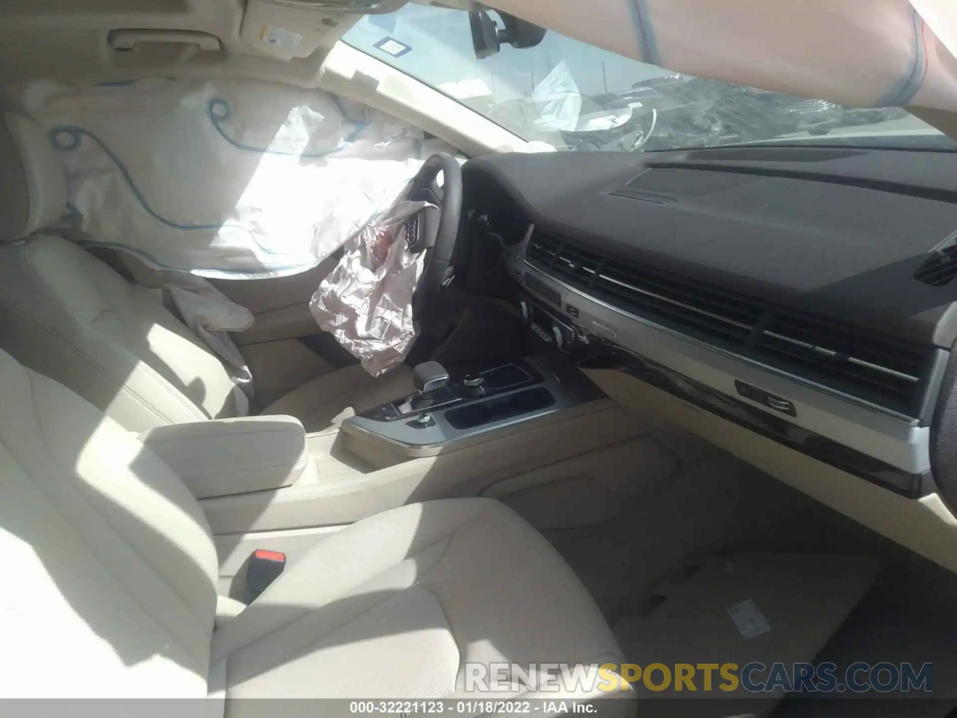 5 Photograph of a damaged car WA1LHAF76KD048902 AUDI Q7 2019