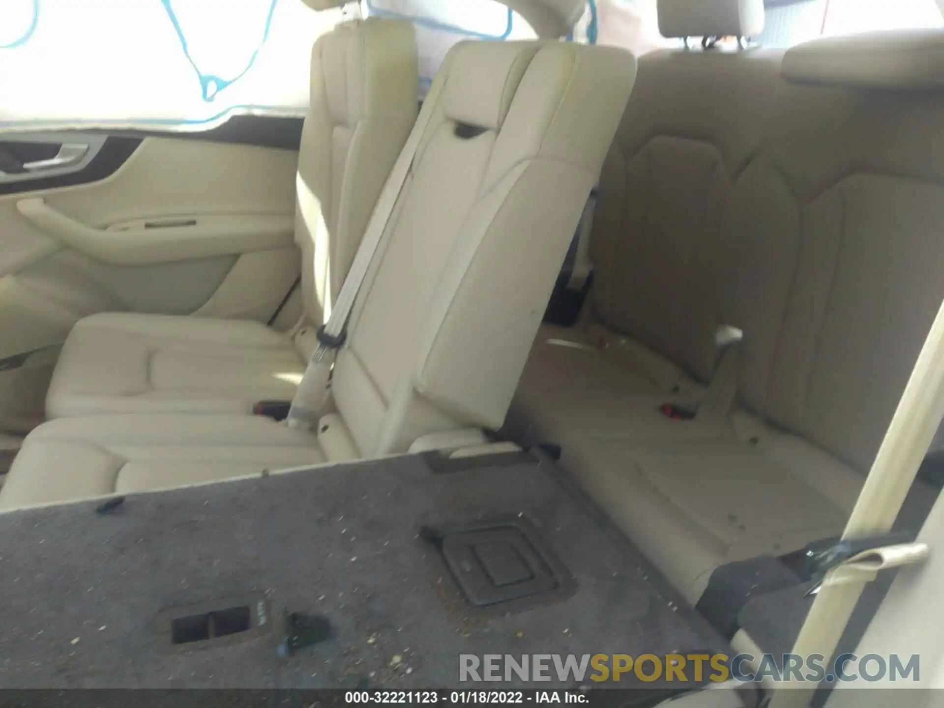 8 Photograph of a damaged car WA1LHAF76KD048902 AUDI Q7 2019