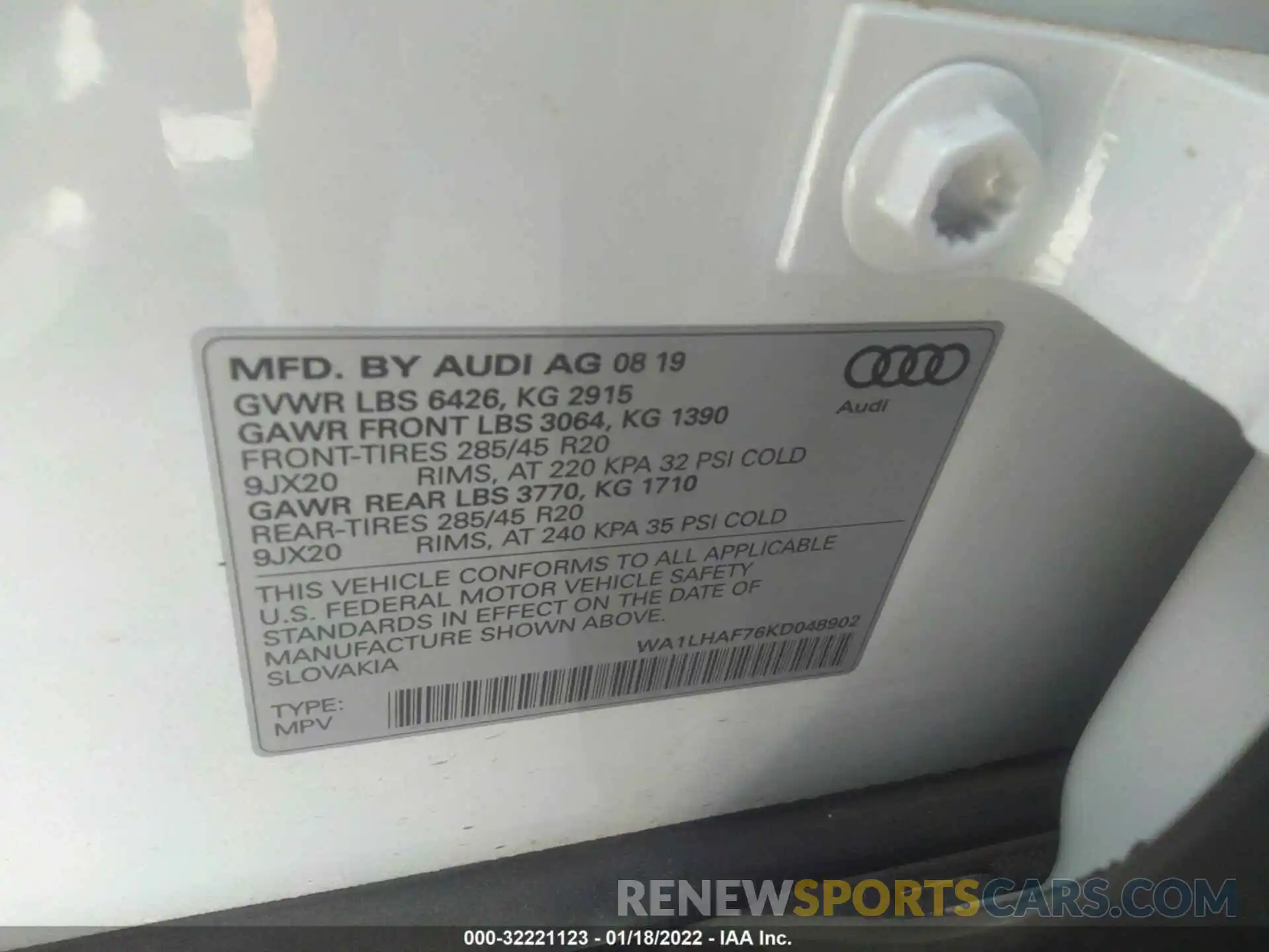 9 Фотография поврежденного автомобиля WA1LHAF76KD048902 AUDI Q7 2019