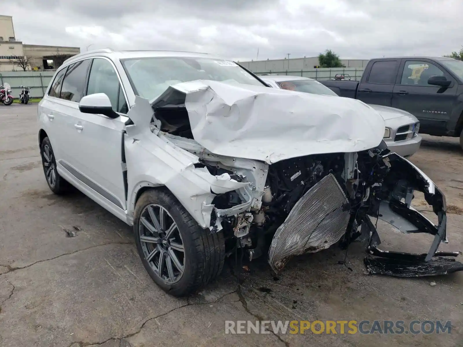 1 Photograph of a damaged car WA1LHAF77KD019988 AUDI Q7 2019