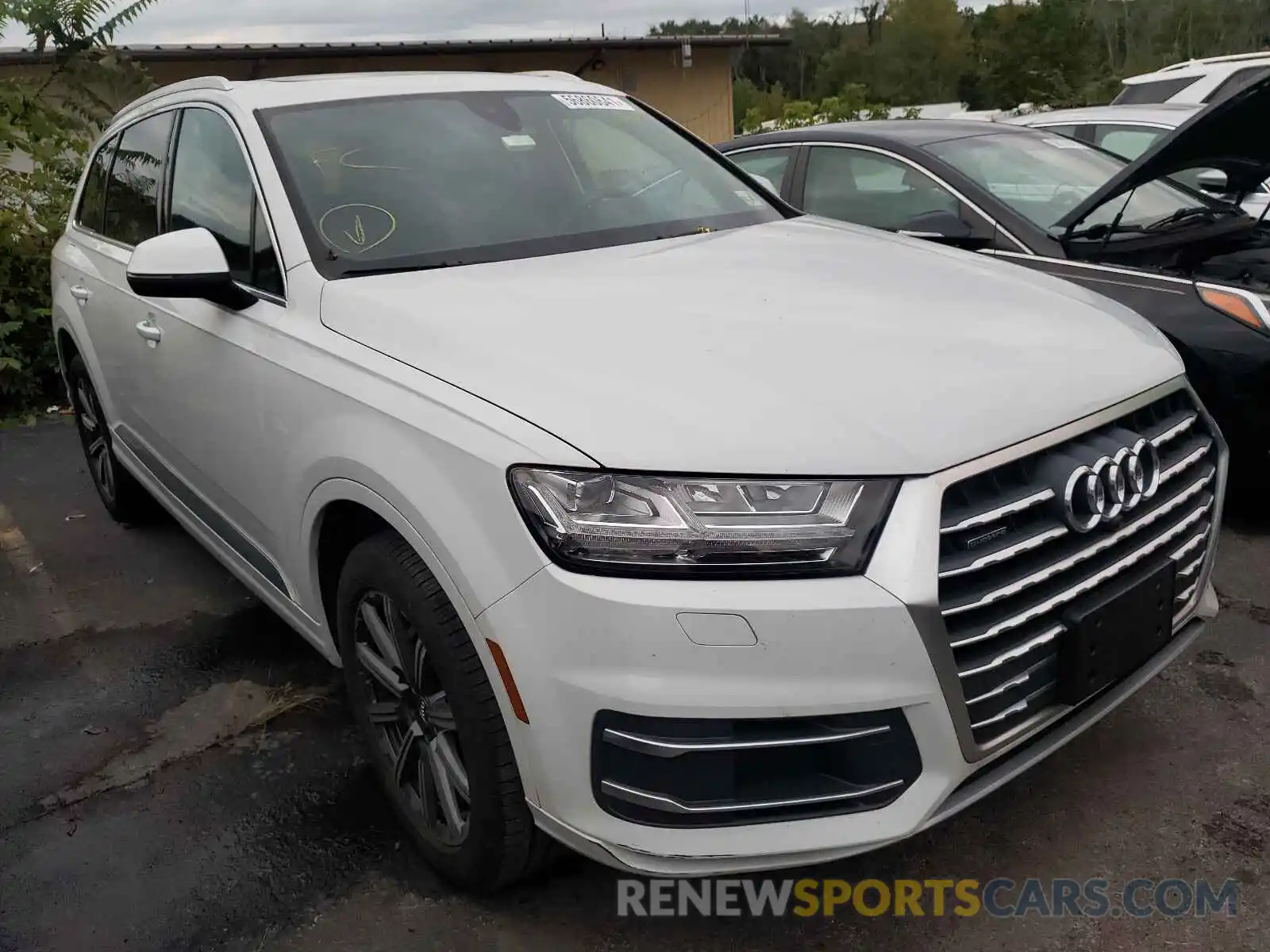 1 Photograph of a damaged car WA1LHAF77KD038640 AUDI Q7 2019