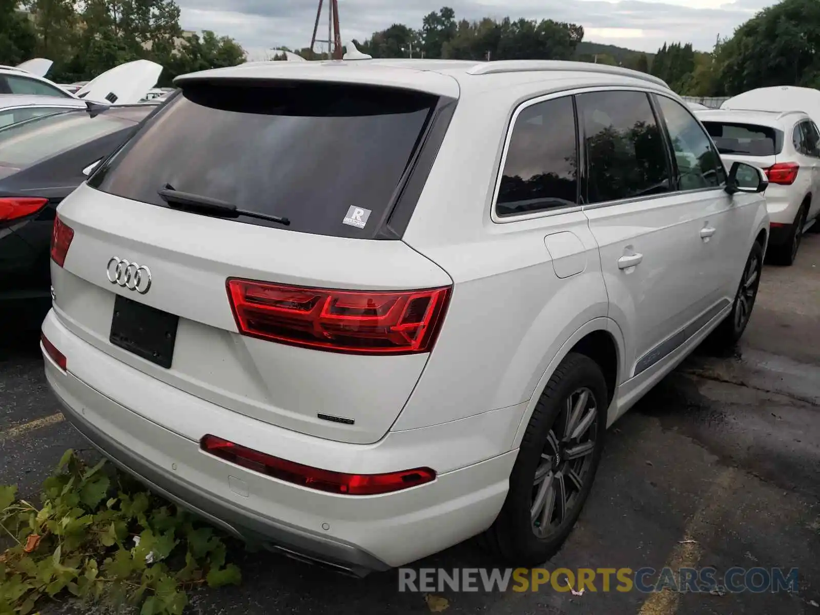 4 Фотография поврежденного автомобиля WA1LHAF77KD038640 AUDI Q7 2019