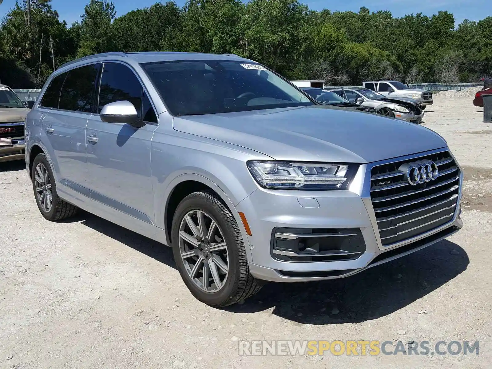 1 Photograph of a damaged car WA1LHAF77KD040386 AUDI Q7 2019